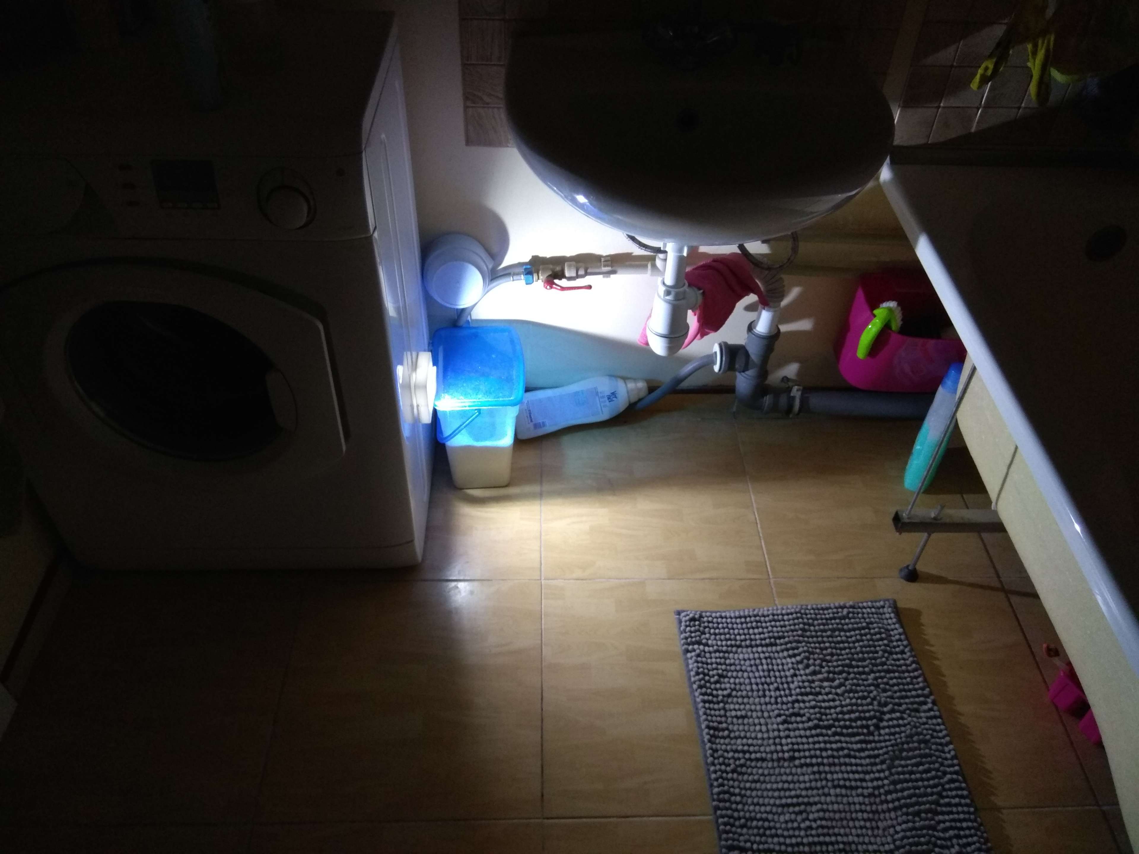 Фотография покупателя товара Ночник пластик "Подкова цветная" LED 4ААА МИКС  9х2,5х9 - Фото 3