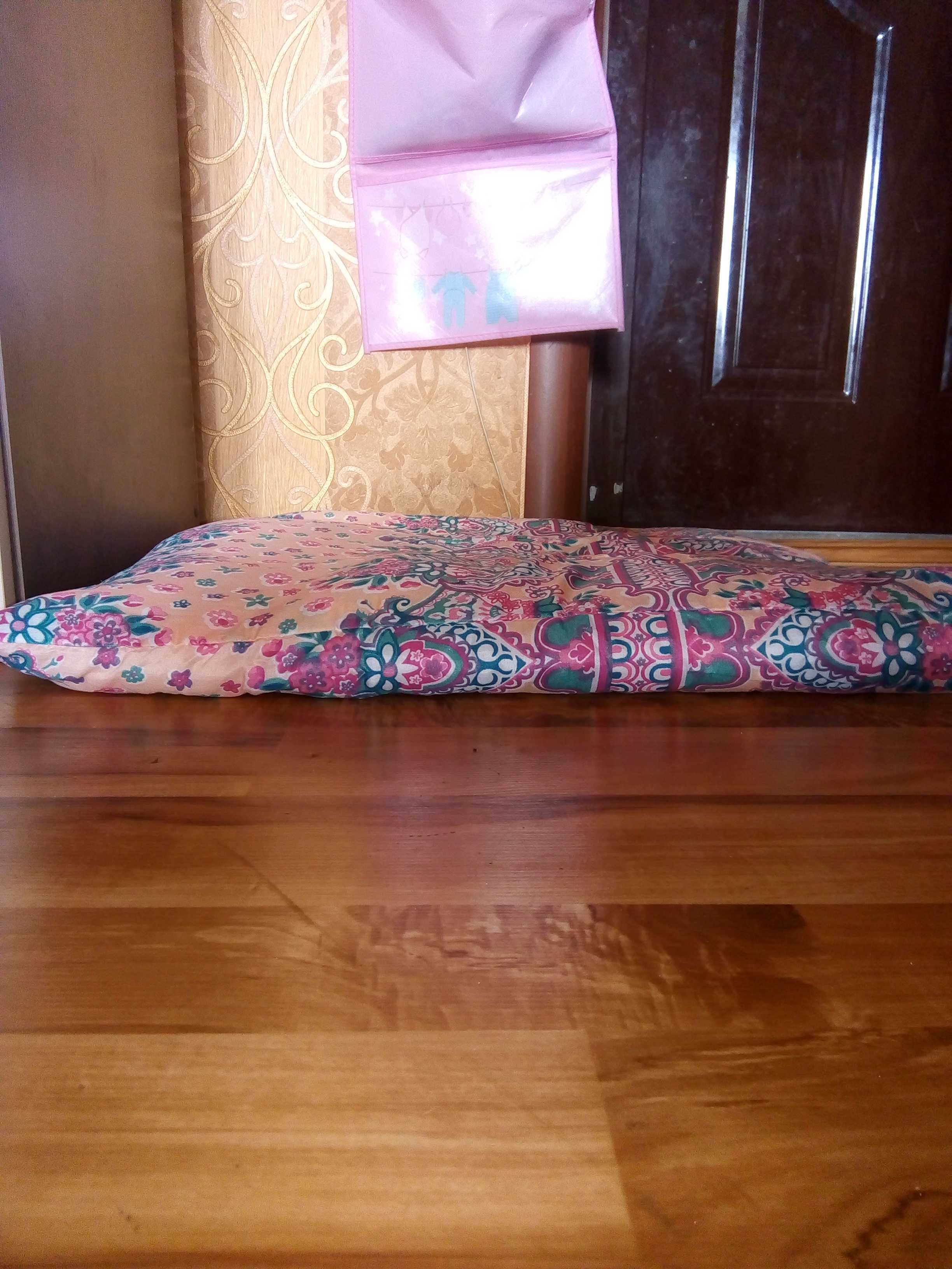 Фотография покупателя товара Подушка "ВыгоДА", размер 70х70 см, цвет МИКС