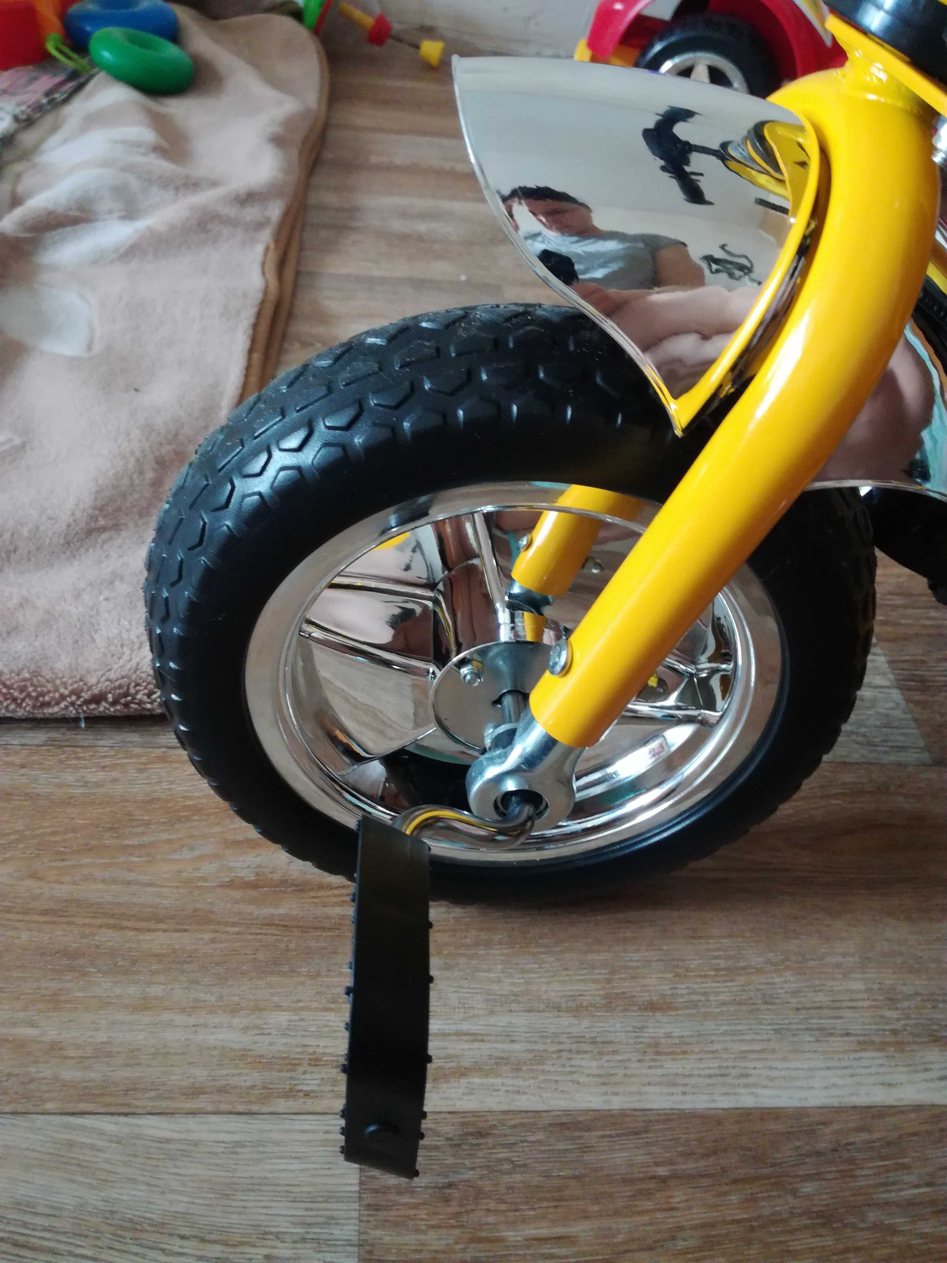 Фотография покупателя товара Велосипед трёхколёсный Micio Classic, колёса EVA 10"/8", цвет жёлтый - Фото 2