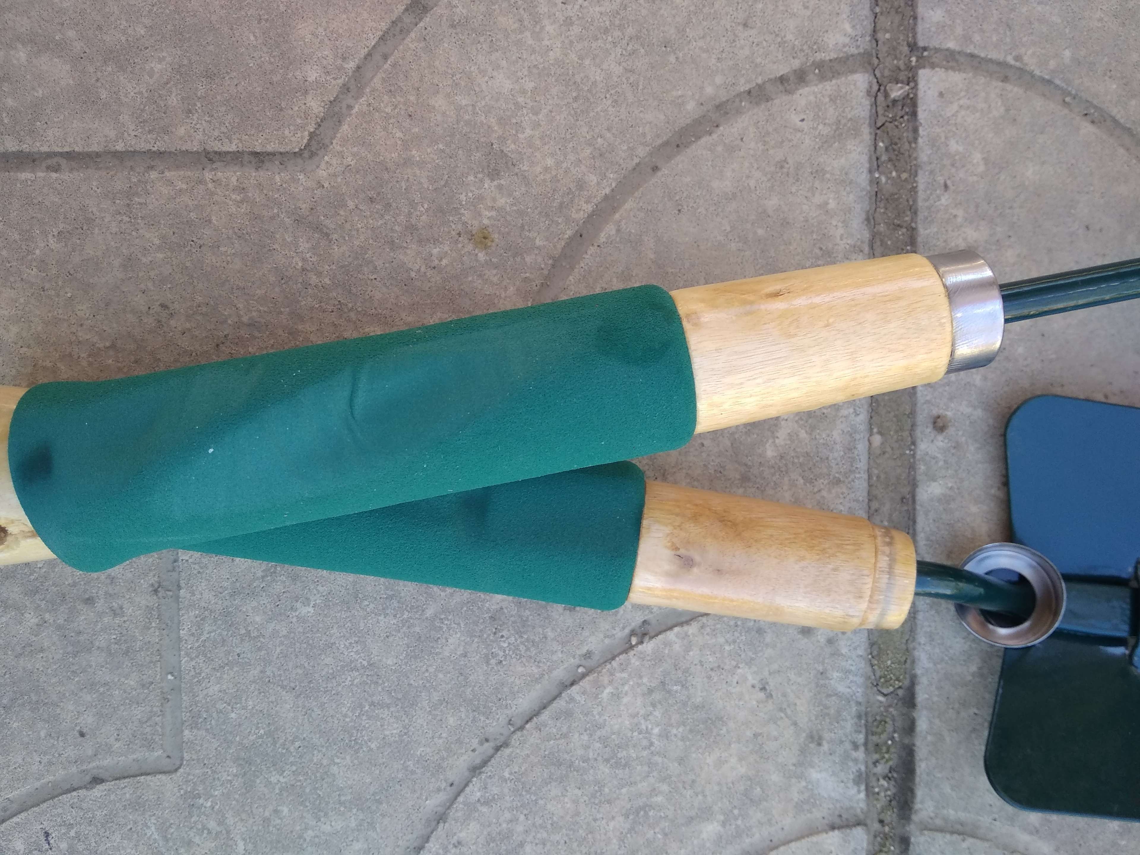 Фотография покупателя товара Набор садового инструмента, 2 предмета: совок, мотыжка, длина 36 см. деревянные ручки с поролоном