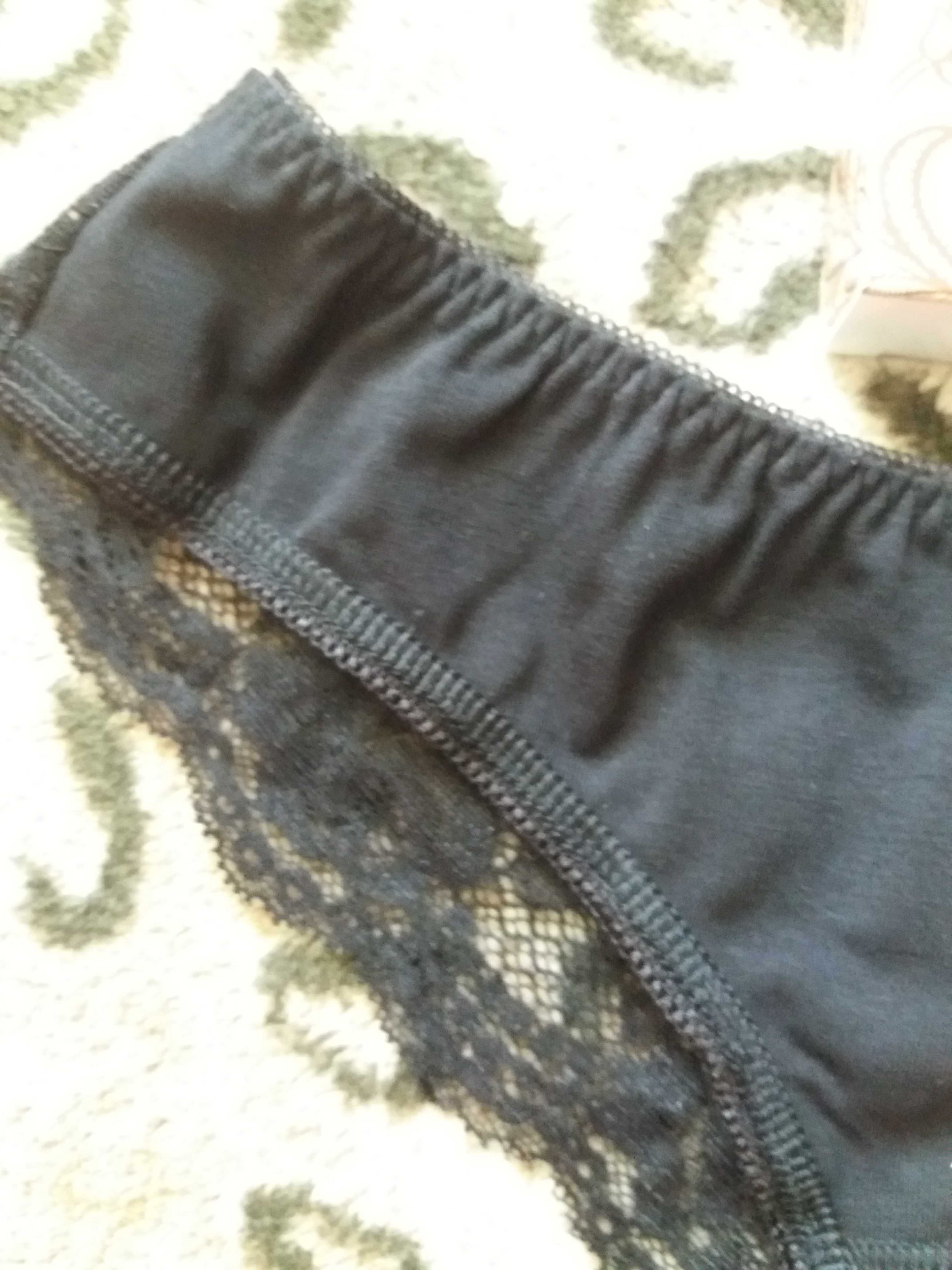 Фотография покупателя товара Трусы женские стринги, цвет черный, размер 48 - Фото 2