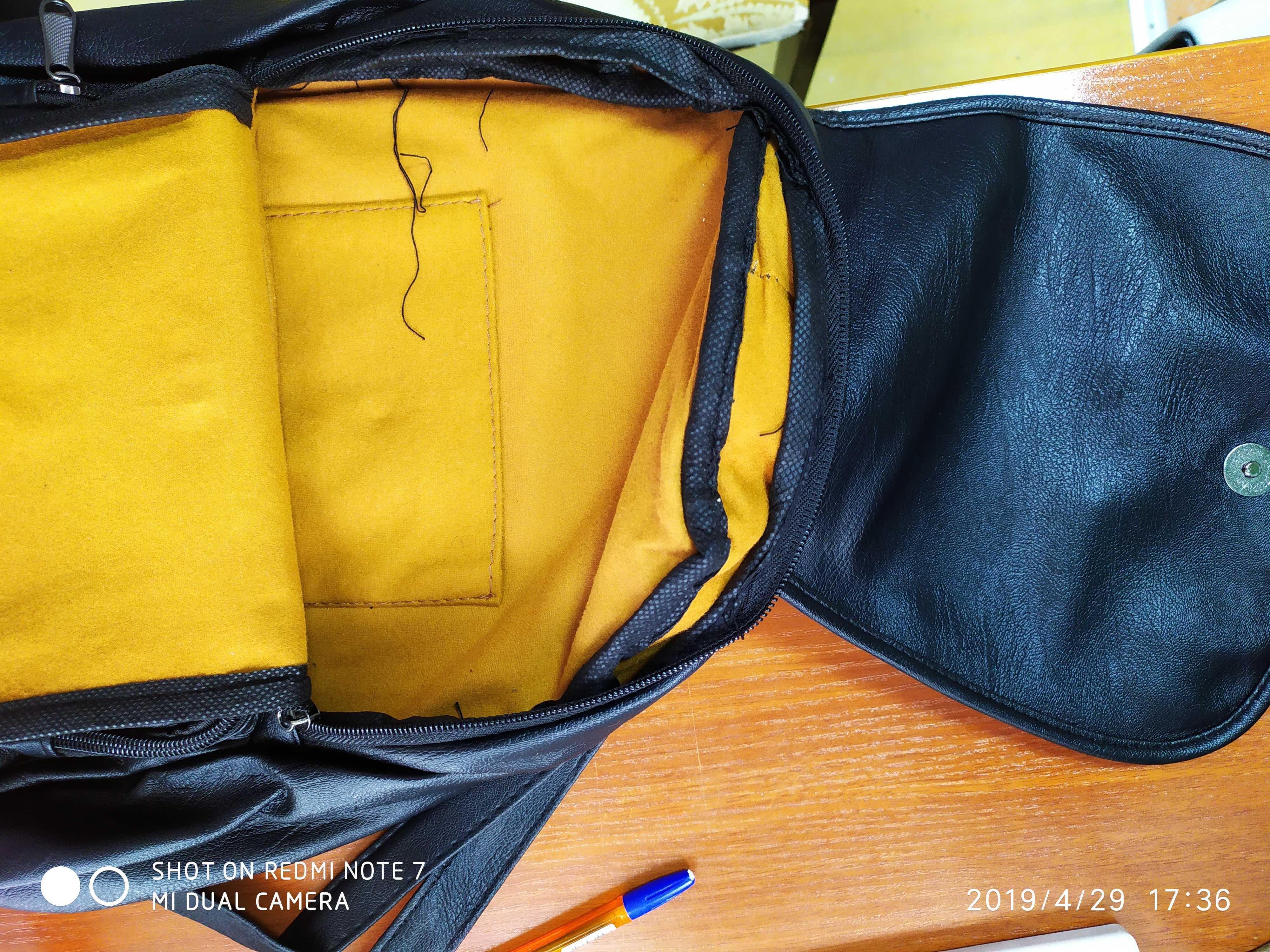 Фотография покупателя товара Рюкзак молодёжный, отдел на молнии, наружный карман, цвет чёрный - Фото 1