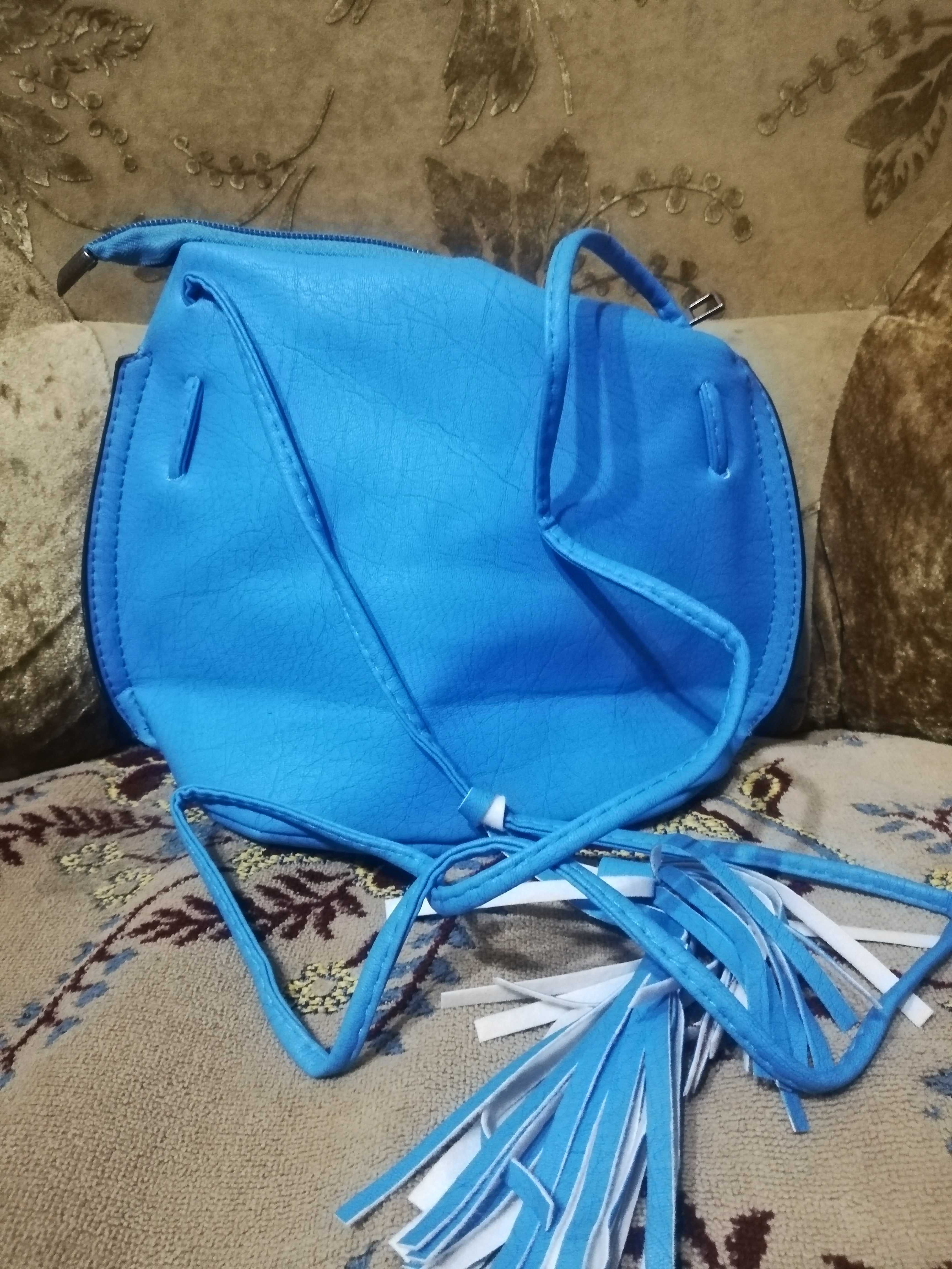 Фотография покупателя товара Сумка женская, отдел на молнии, длинный ремень, цвет голубой - Фото 1