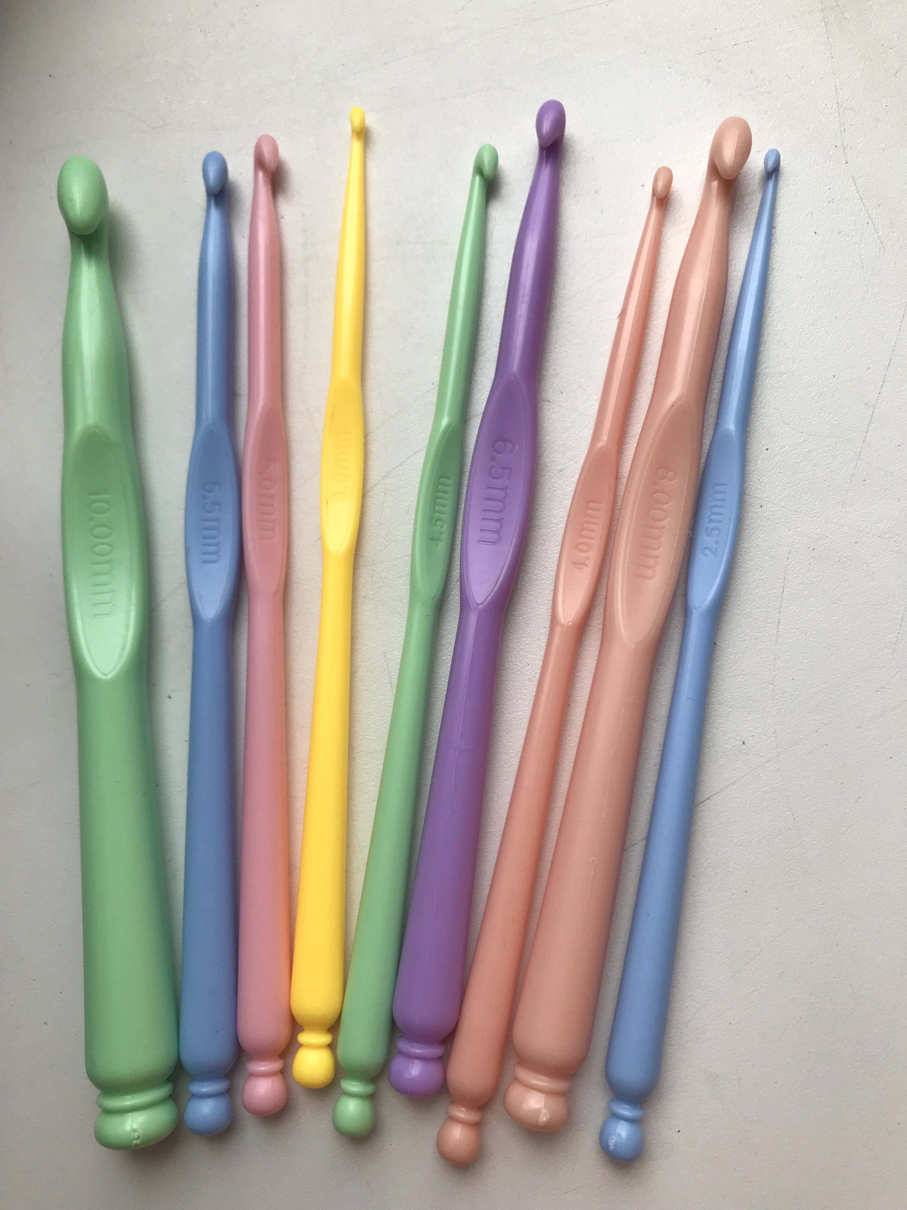 Фотография покупателя товара Набор крючков для вязания, d = 2,5-10 мм, 15 см, 9 шт, цвет разноцветный - Фото 5