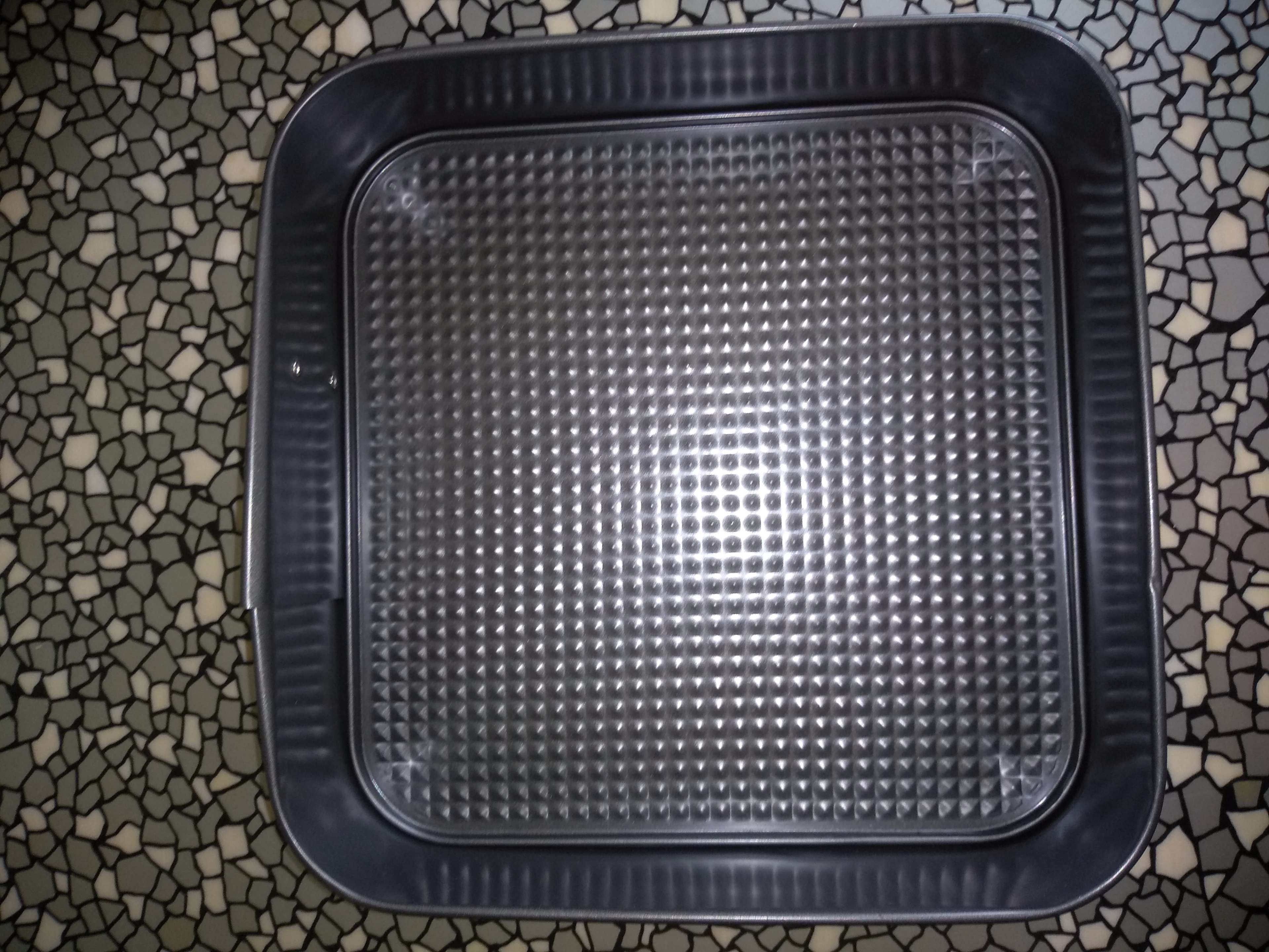 Фотография покупателя товара Форма для выпечки разъёмная Доляна «Элин. Квадрат», 24×6,5 см, антипригарное покрытие, цвет чёрный - Фото 2