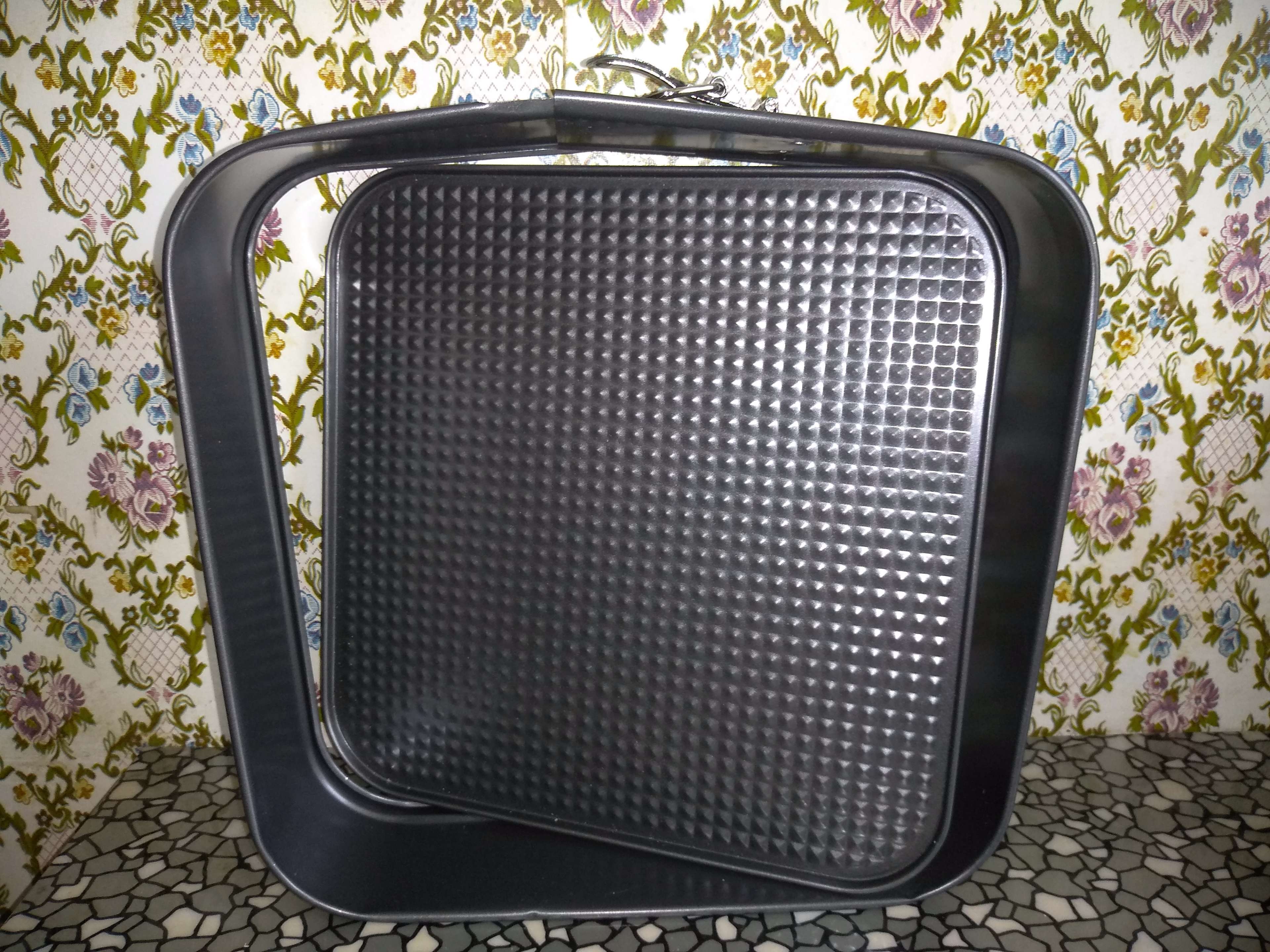 Фотография покупателя товара Форма для выпечки разъёмная Доляна «Элин. Квадрат», 24×6,5 см, антипригарное покрытие, цвет чёрный - Фото 4