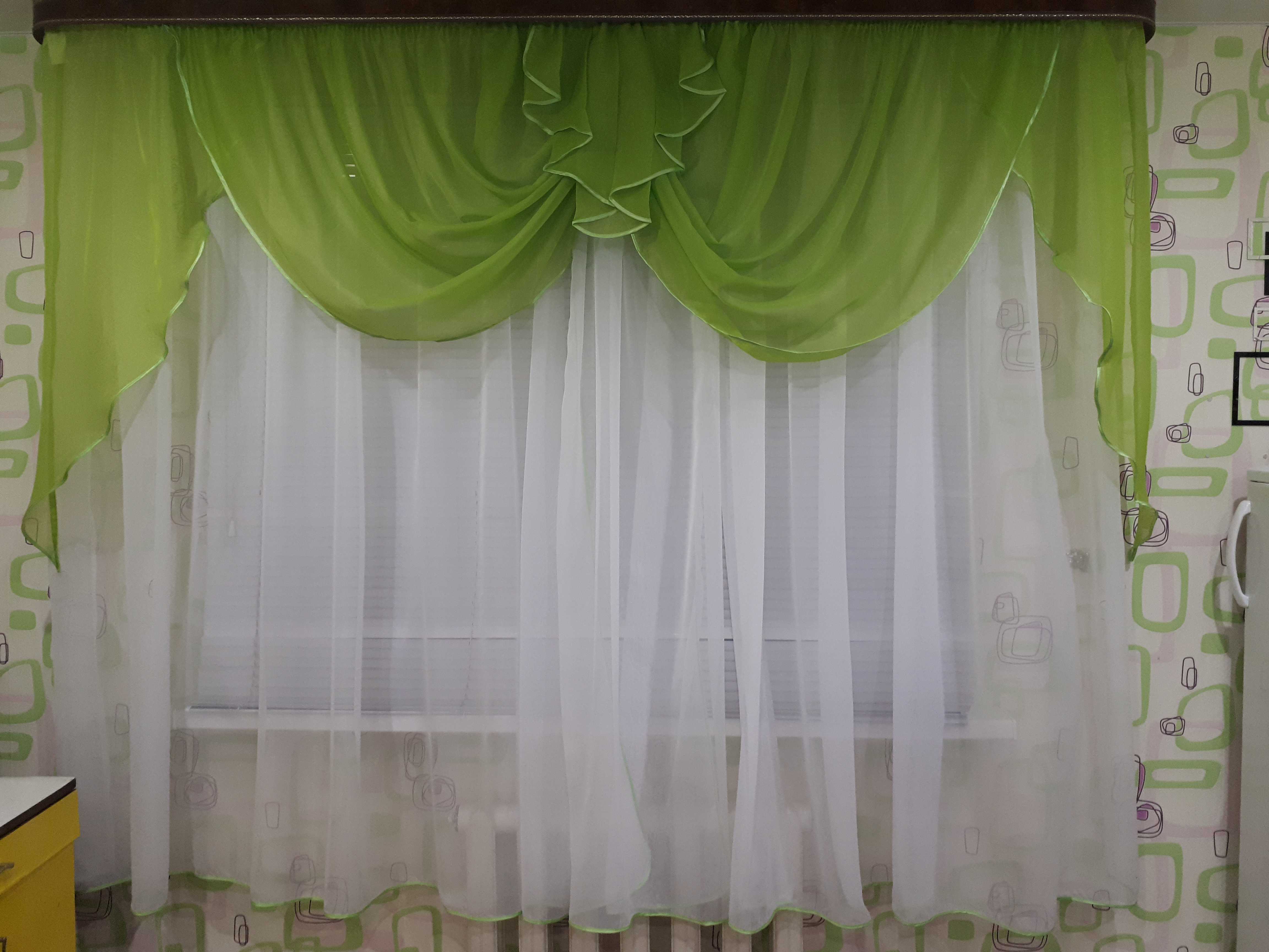 Фотография покупателя товара Комплект штор «Юлия-4», 180 × 280 см - 2 шт, ламбрекен 300 см, ярко - зелёный - Фото 3