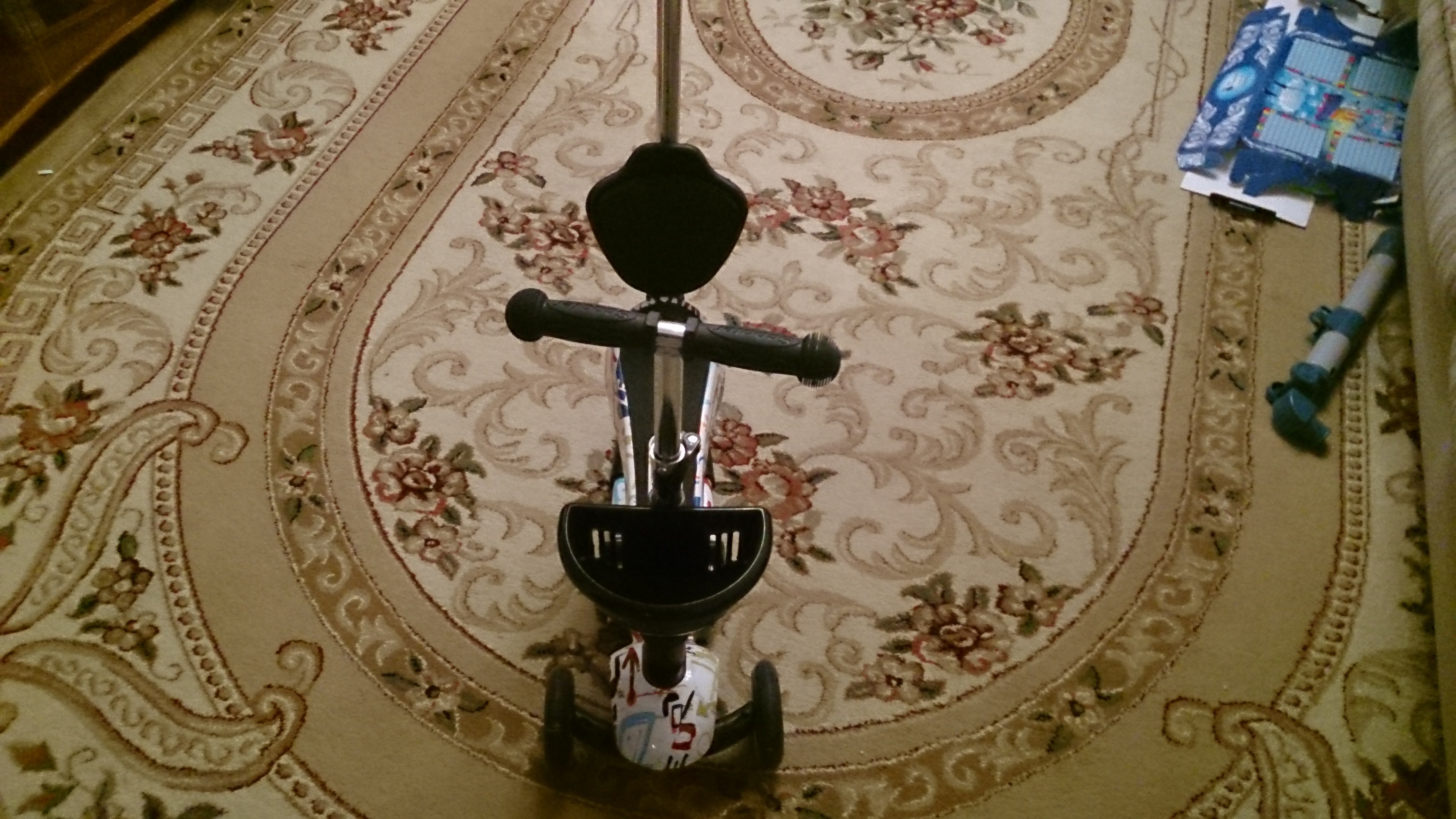 Фотография покупателя товара Самокат-каталка детский 5 в 1, колёса световые PU 115/90 мм, ABEC 7 - Фото 7