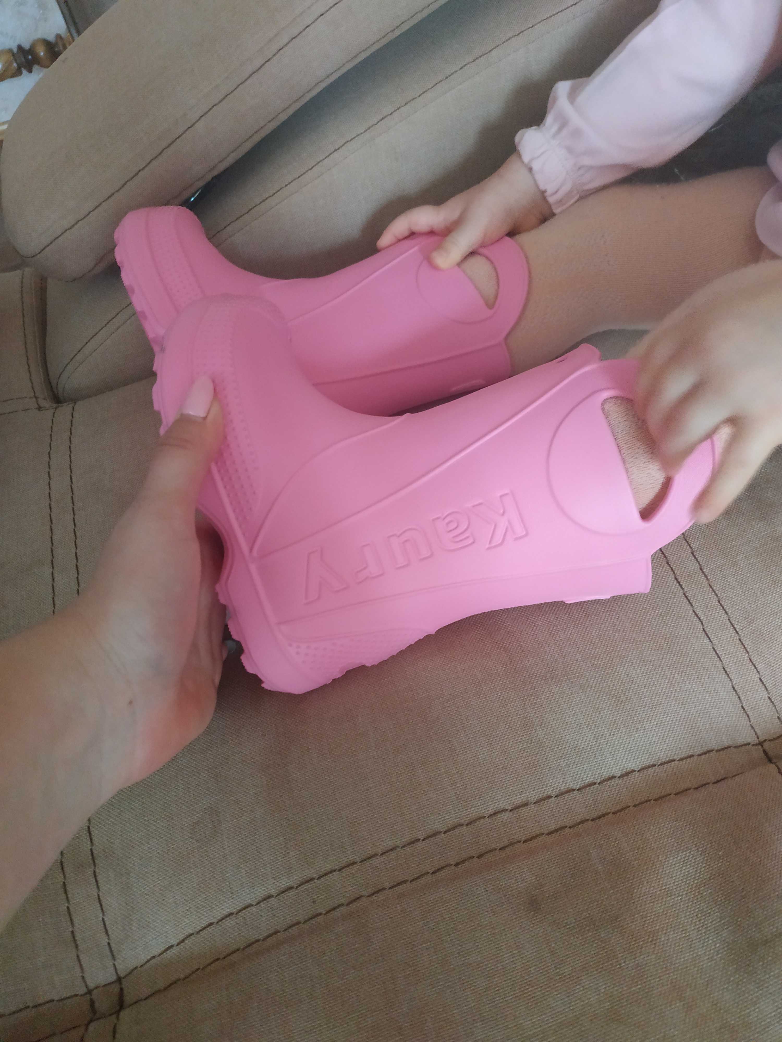 Фотография покупателя товара Сапоги резиновые детские, цвет светло-розовый, размер 22-23 - Фото 3