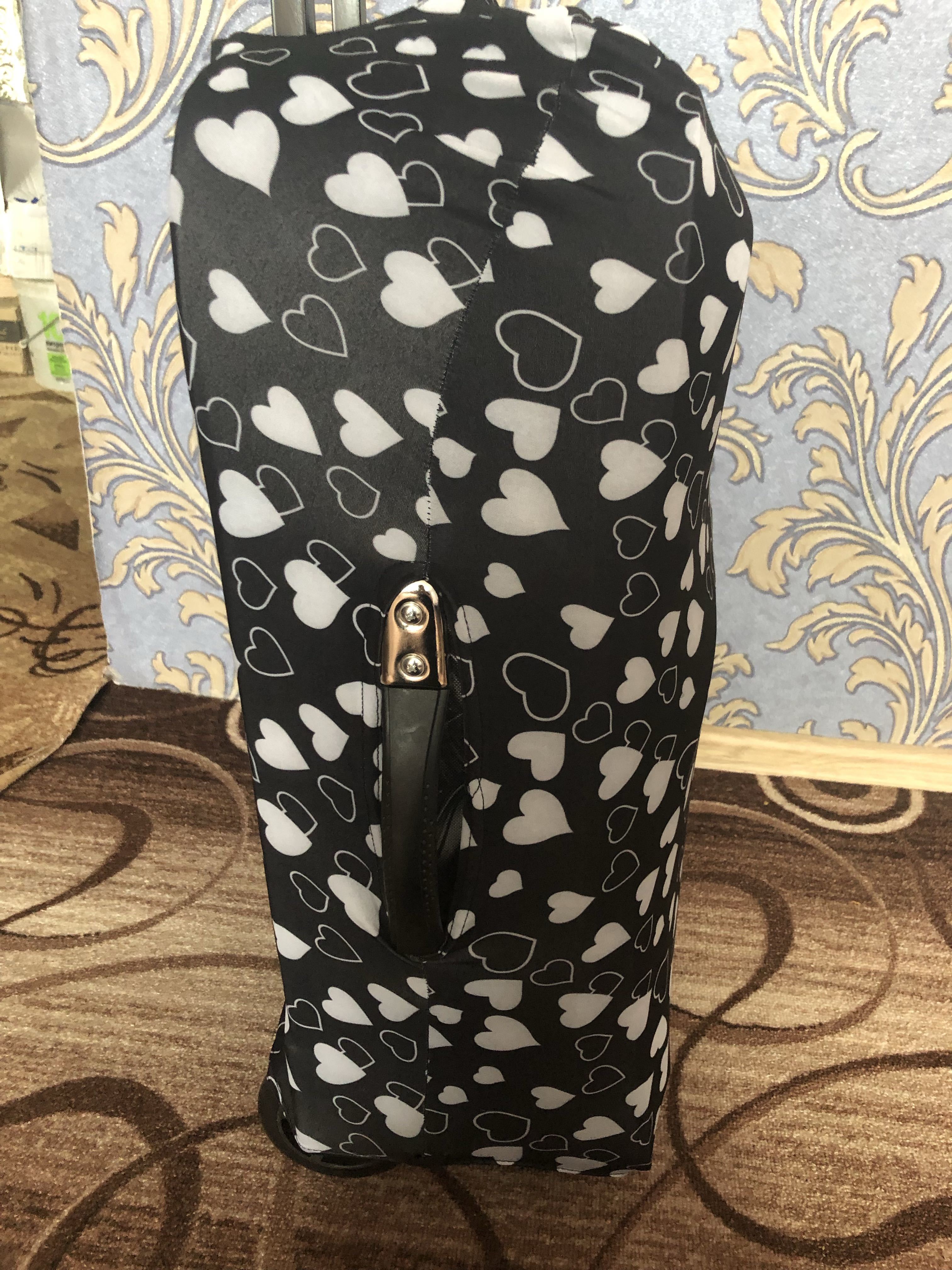Фотография покупателя товара Чехол для чемодана "Сердечки", 24", цвет чёрный/белый - Фото 1