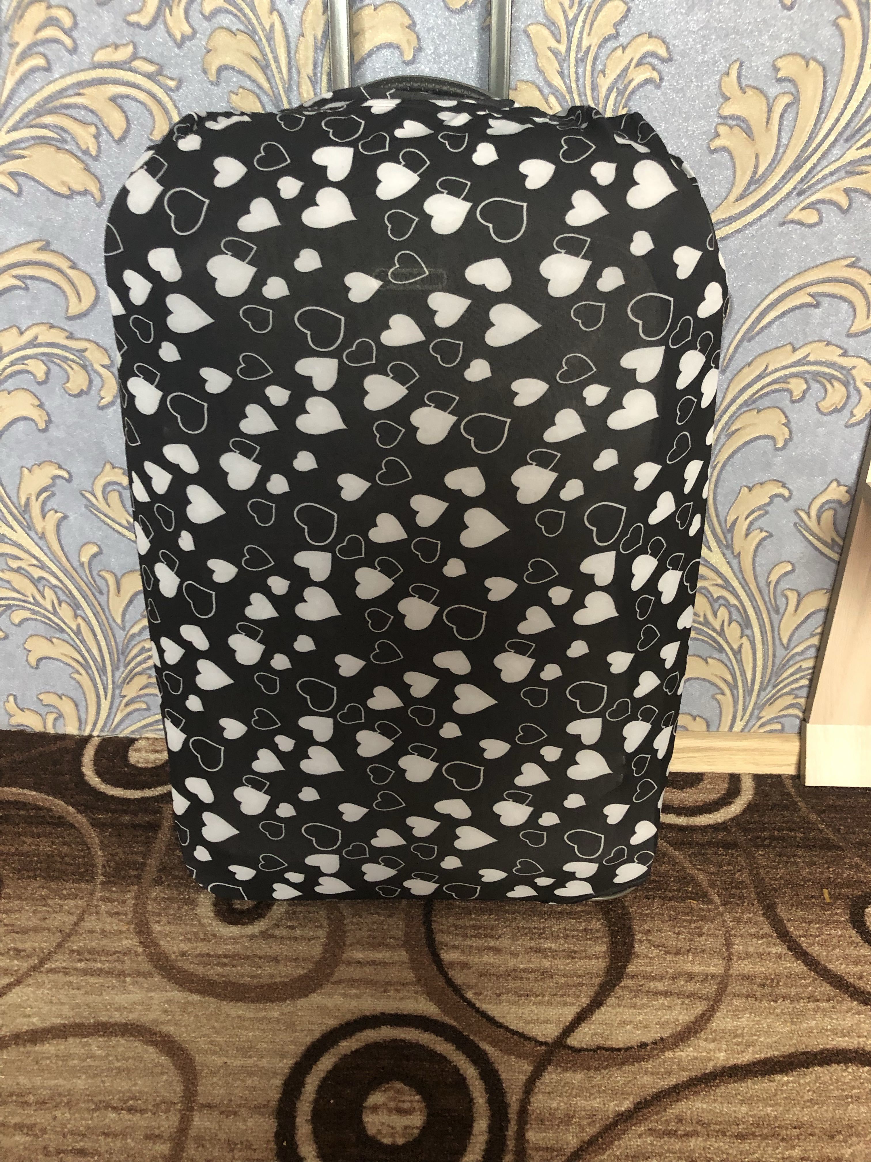 Фотография покупателя товара Чехол для чемодана "Сердечки", 24", цвет чёрный/белый - Фото 2