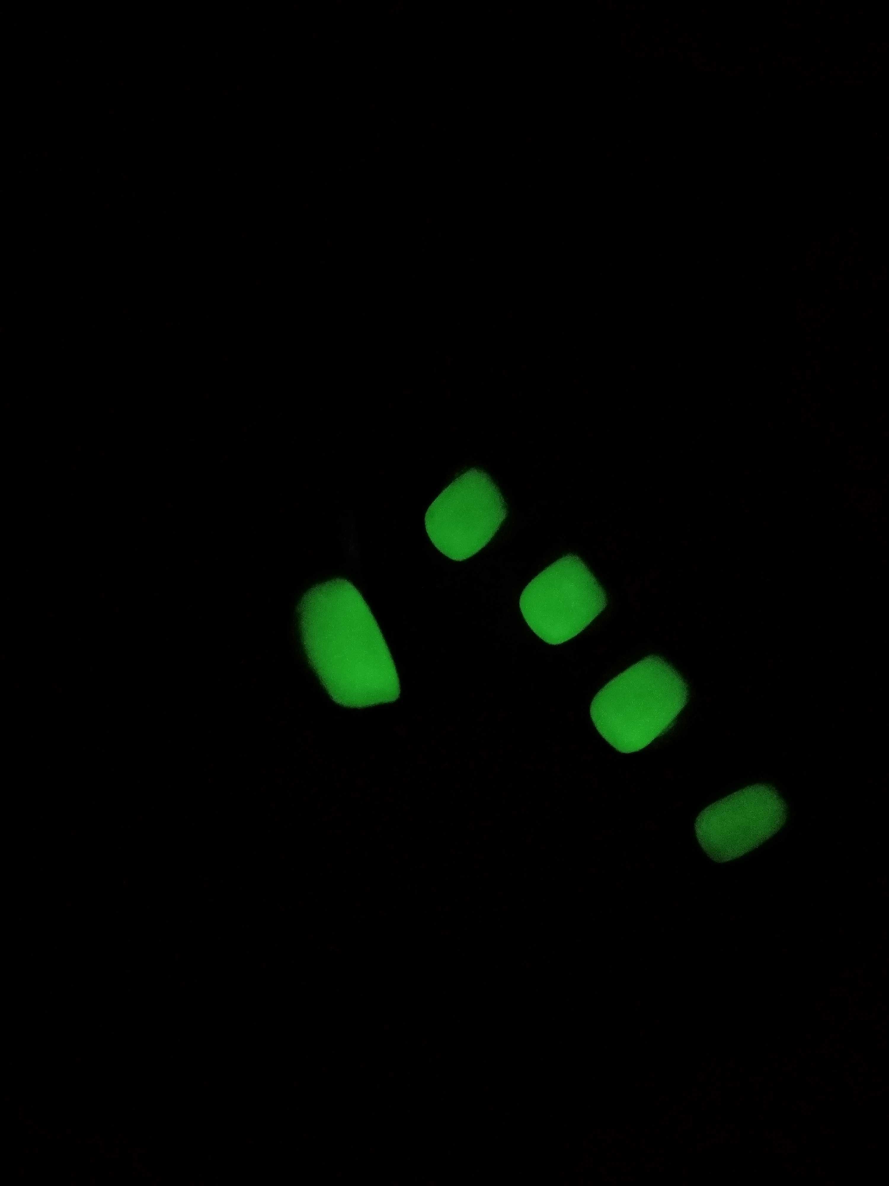 Фотография покупателя товара Гель-лак для ногтей, светится в темноте, трёхфазный LED/UV, 10мл, цвет 04 жёлтый неон - Фото 7
