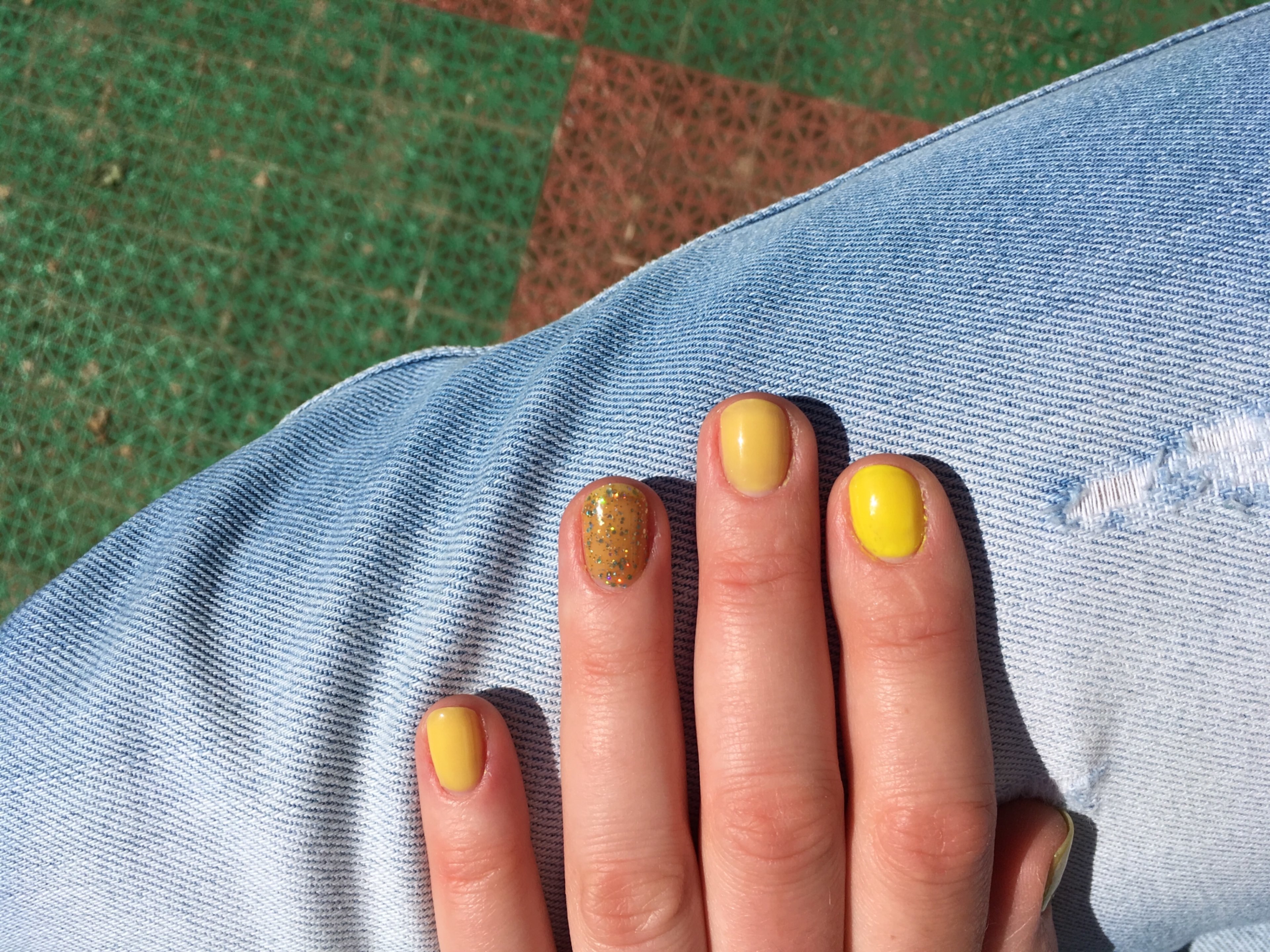 Фотография покупателя товара Гель-лак для ногтей "Искрящийся бриллиант", трёхфазный LED/UV, 10мл, цвет 012 жёлтый