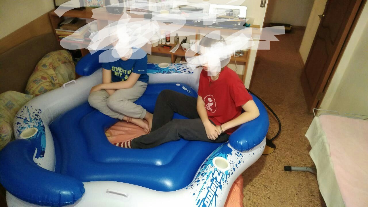 Фотография покупателя товара Шезлонг надувной для отдыха на воде, для троих, 191 х 178 см, 43111 Bestway - Фото 1