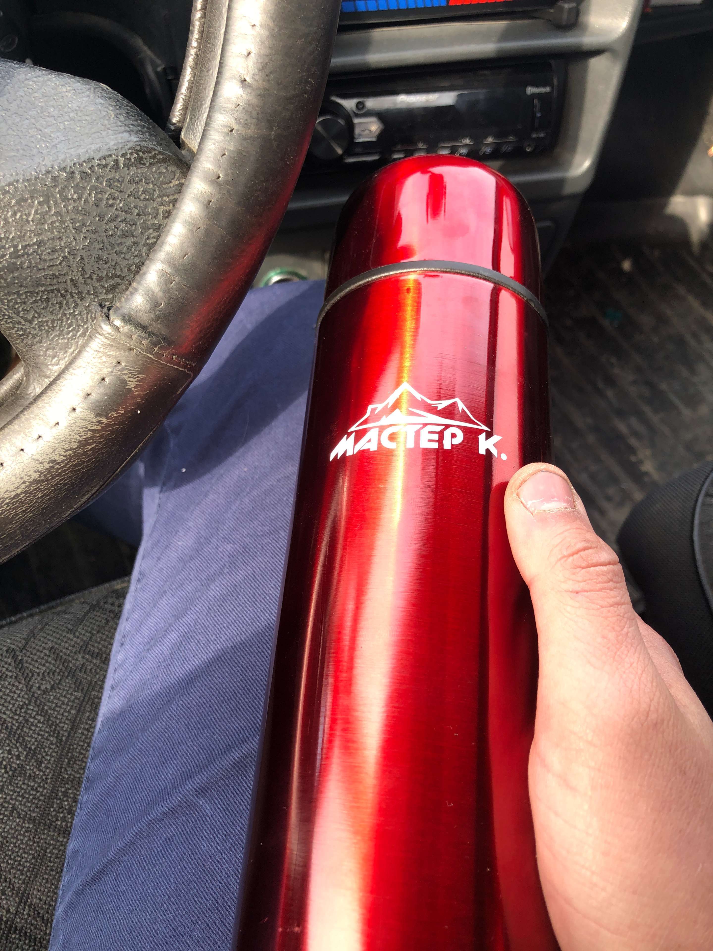 Фотография покупателя товара Термос, 1 л, Гильза "Мастер К", с кружкой, сохраняет тепло 24 ч, гарантия 5 лет, красный