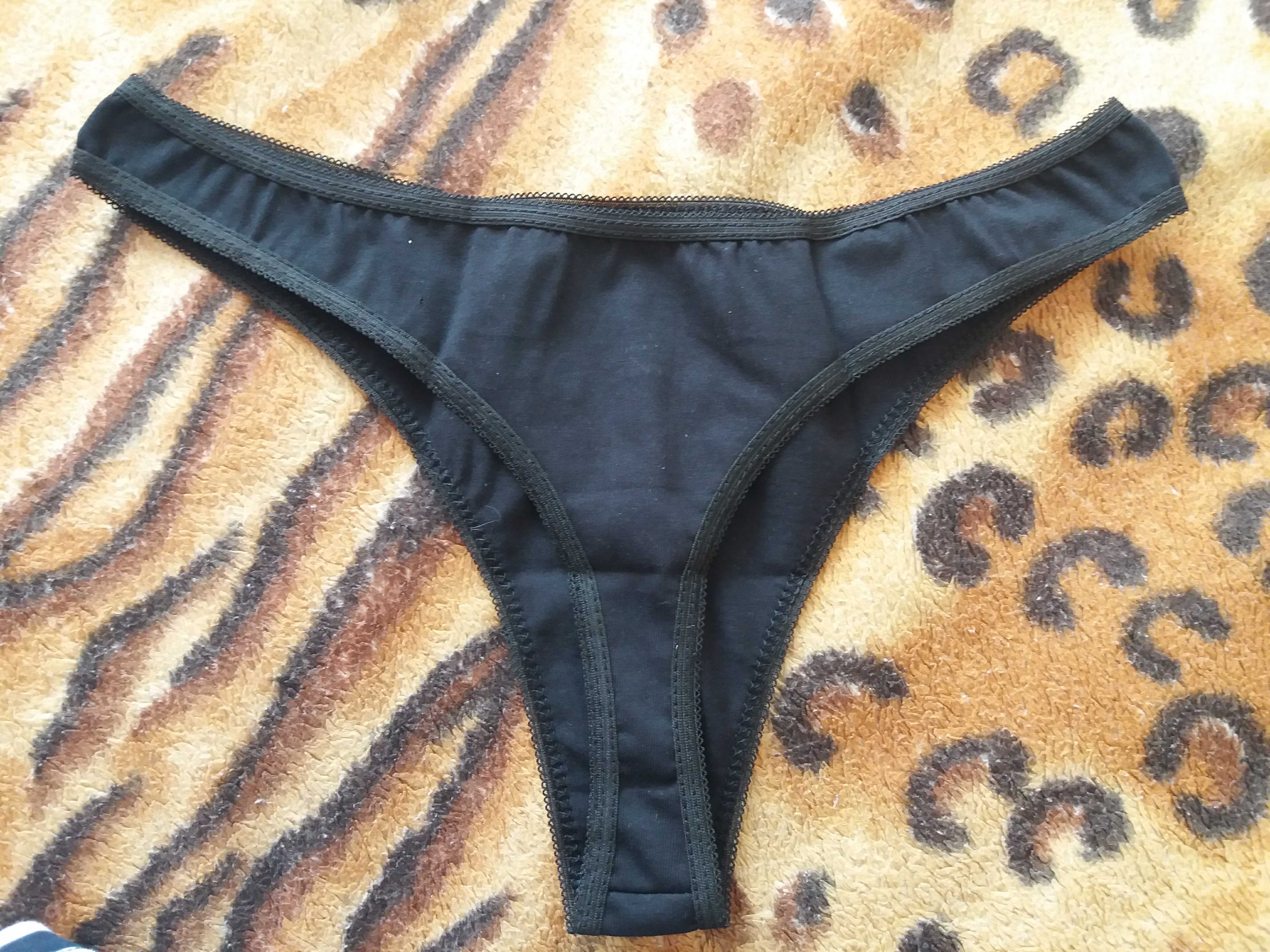 Фотография покупателя товара Трусы женские стринги, цвет чёрный, размер 50 - Фото 1