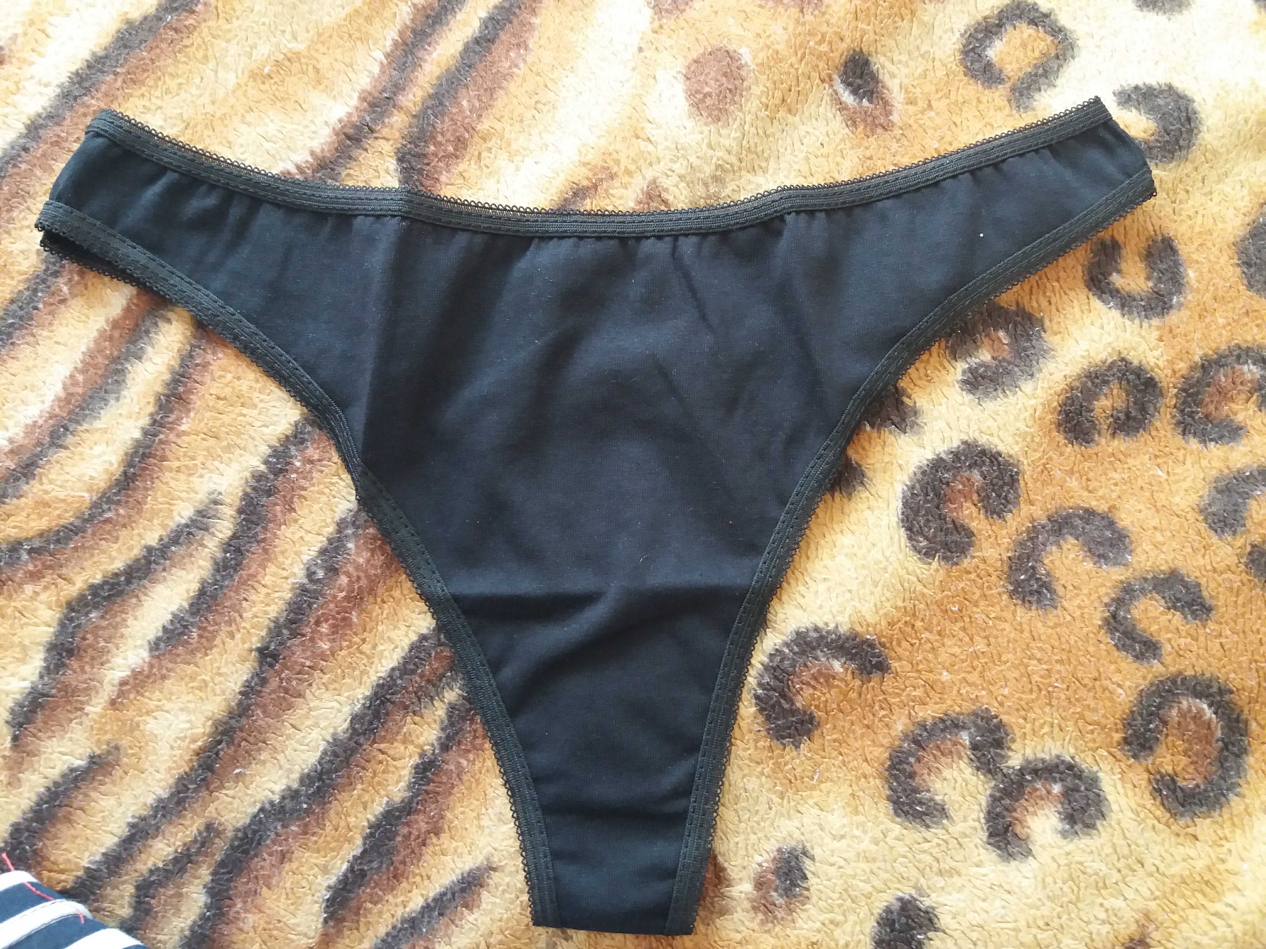 Фотография покупателя товара Трусы женские стринги, цвет чёрный, размер 50 - Фото 2