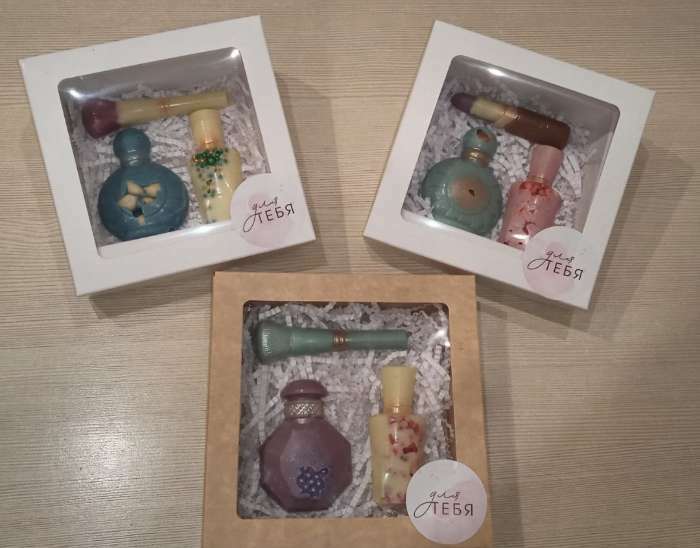 Фотография покупателя товара Коробка для конфет с окном, крафт 12,5 х 12,5 х 3,5 см - Фото 12