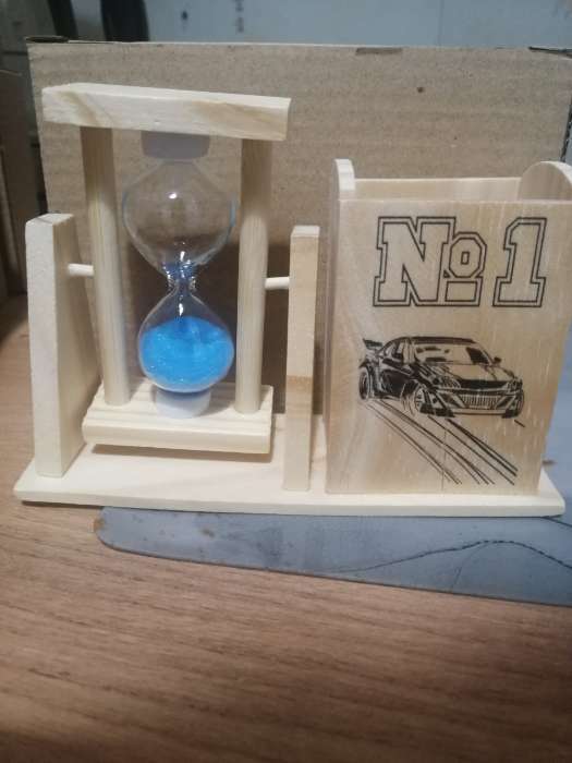 Фотография покупателя товара Органайзер для канцелярии с песочными часами (2 в 1) «№1», 9.5 х 13.5 см