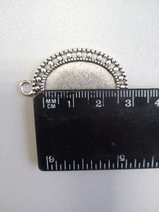 Фотография покупателя товара Сеттинг (основа под кабошон) металл "Медальон - Точки" серебро 7915 3,7х2,6 см
