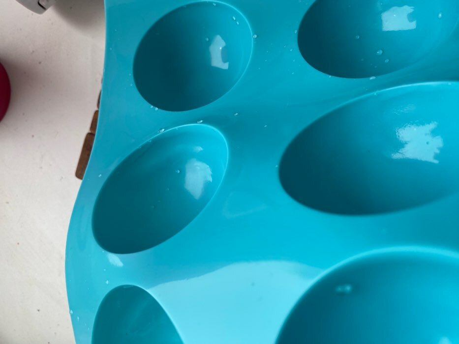 Фотография покупателя товара Форма для выпечки Доляна «Полусфера», силикон, 29×17 см, 8 ячеек (d=5,8 см), цвет МИКС - Фото 18