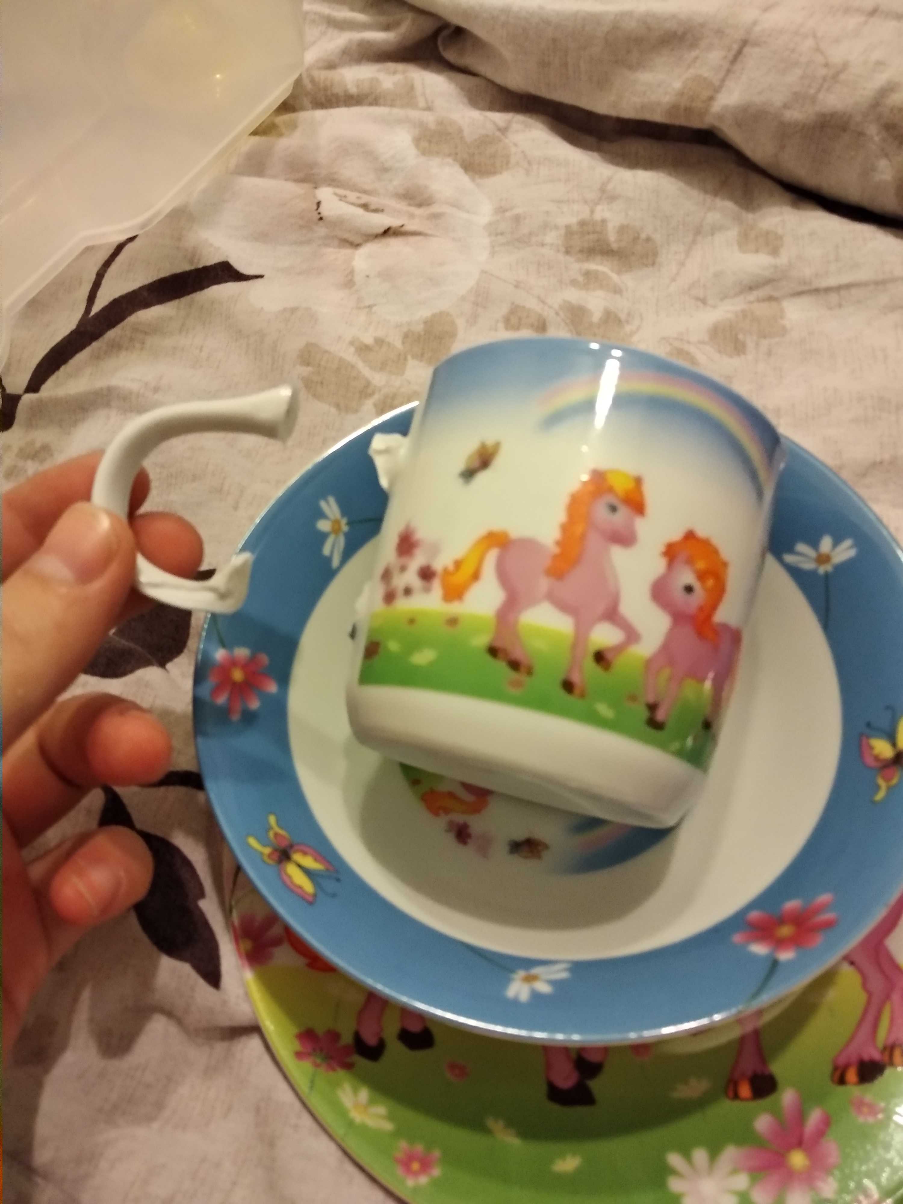 Фотография покупателя товара Набор детской посуды из керамики Доляна «Пони», 3 предмета: кружка 230 мл, миска 400 мл, тарелка d=18 см - Фото 3
