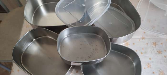 Фотография покупателя товара Набор салатников из нержавеющей стали с крышками, 5 шт.: 350 мл, 700 мл, 850 мл, 1.3 л, 1.6 л - Фото 6