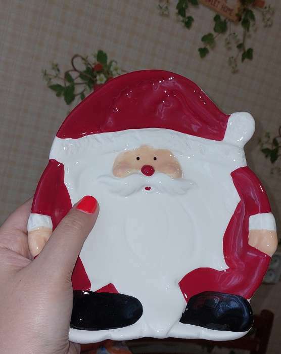 Фотография покупателя товара Блюдо керамическое Доляна «Дедушка Мороз», 19,5×17×2,5 см - Фото 4