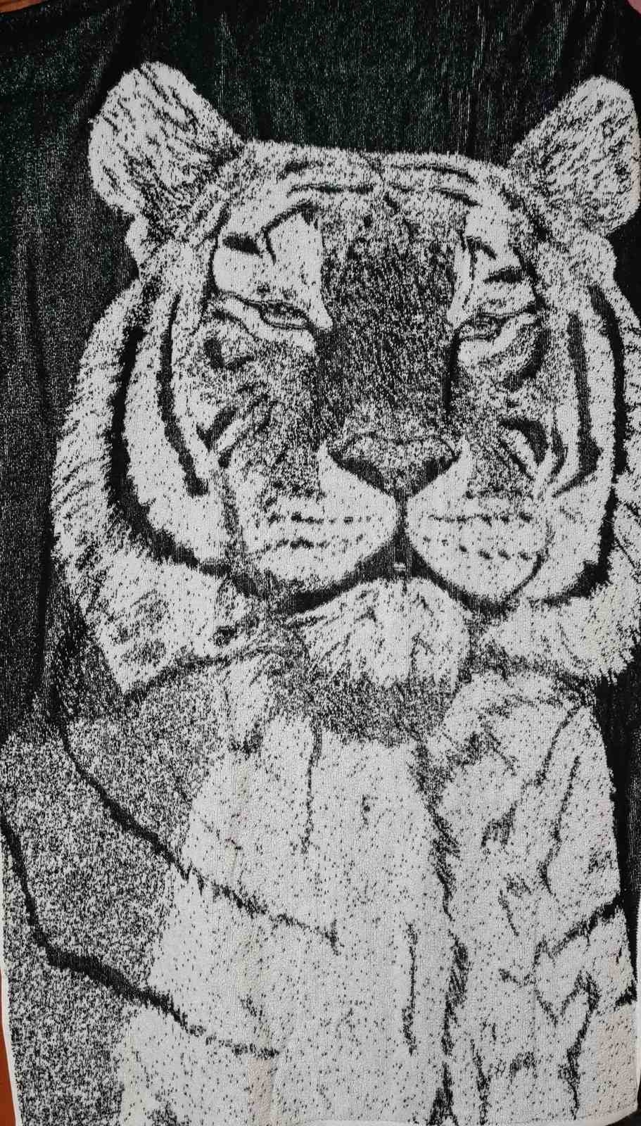 Фотография покупателя товара Полотенце махровое Этель «Тигр» 70х130см, 100% хлопок, 420гр/м2 - Фото 3