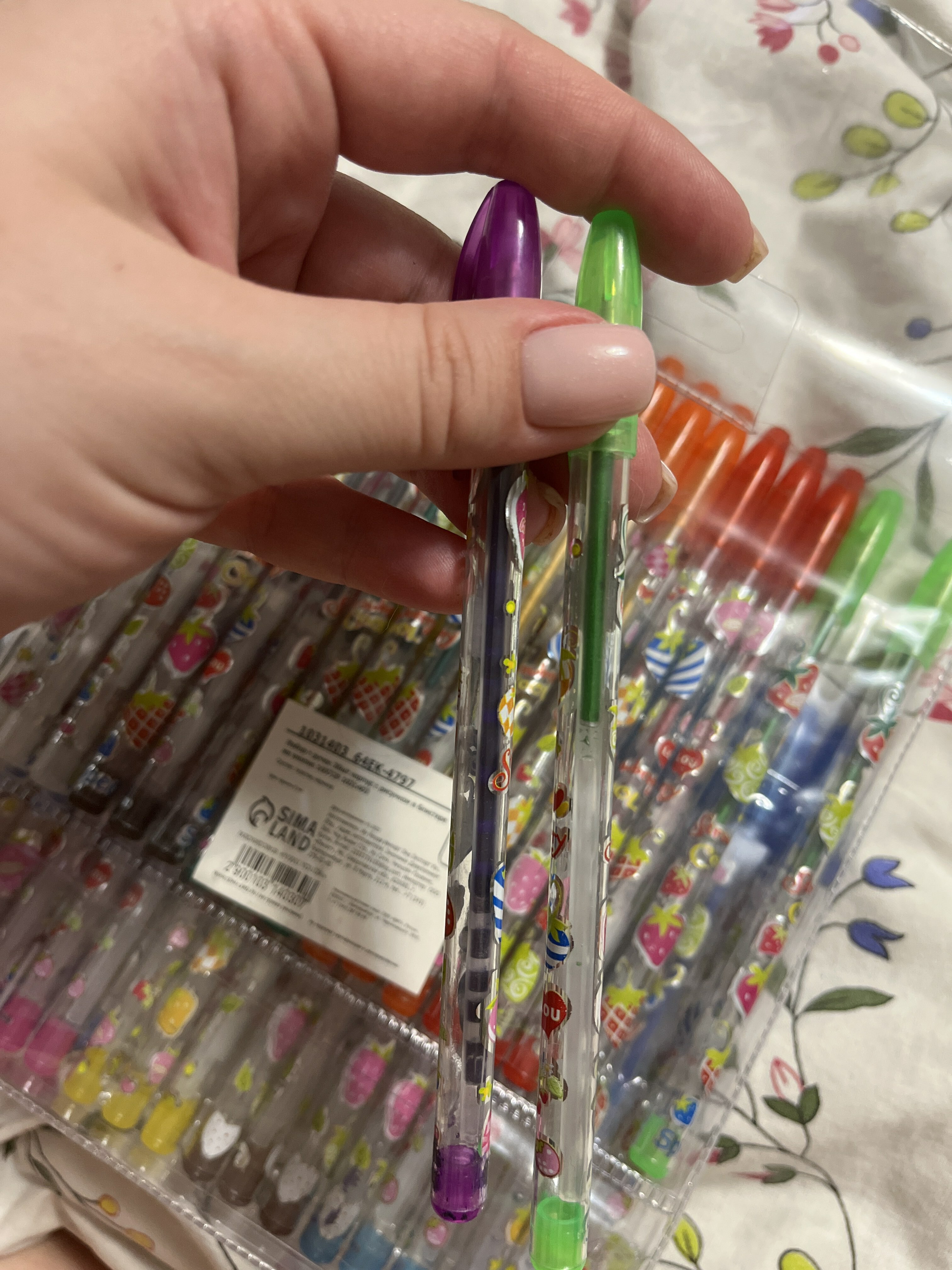 Фотография покупателя товара Набор гелевых ручек с блёстками, 36 цветов, корпус с рисунком, в блистере, на кнопке - Фото 4