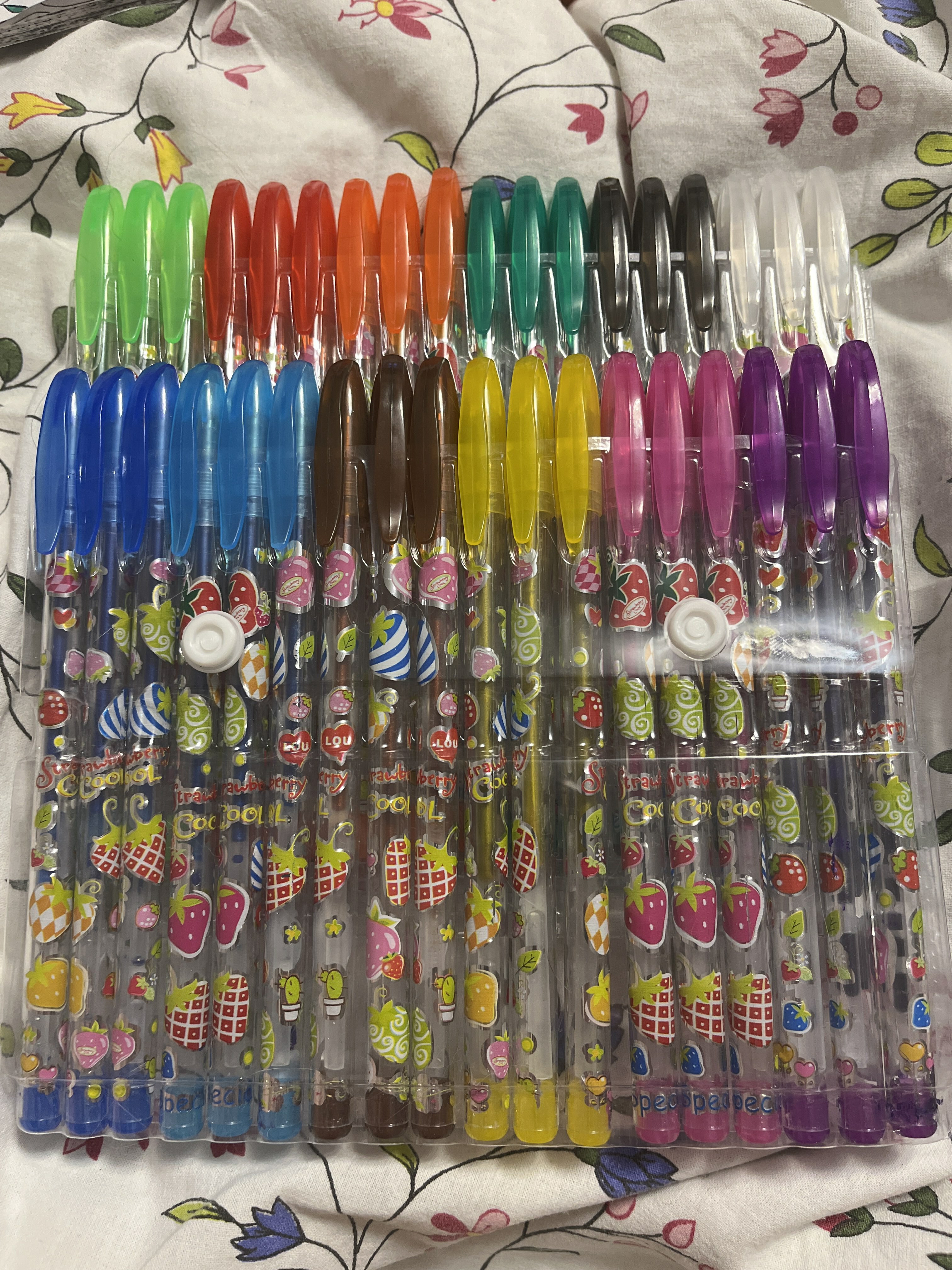 Фотография покупателя товара Набор гелевых ручек с блёстками, 36 цветов, корпус с рисунком, в блистере, на кнопке - Фото 3