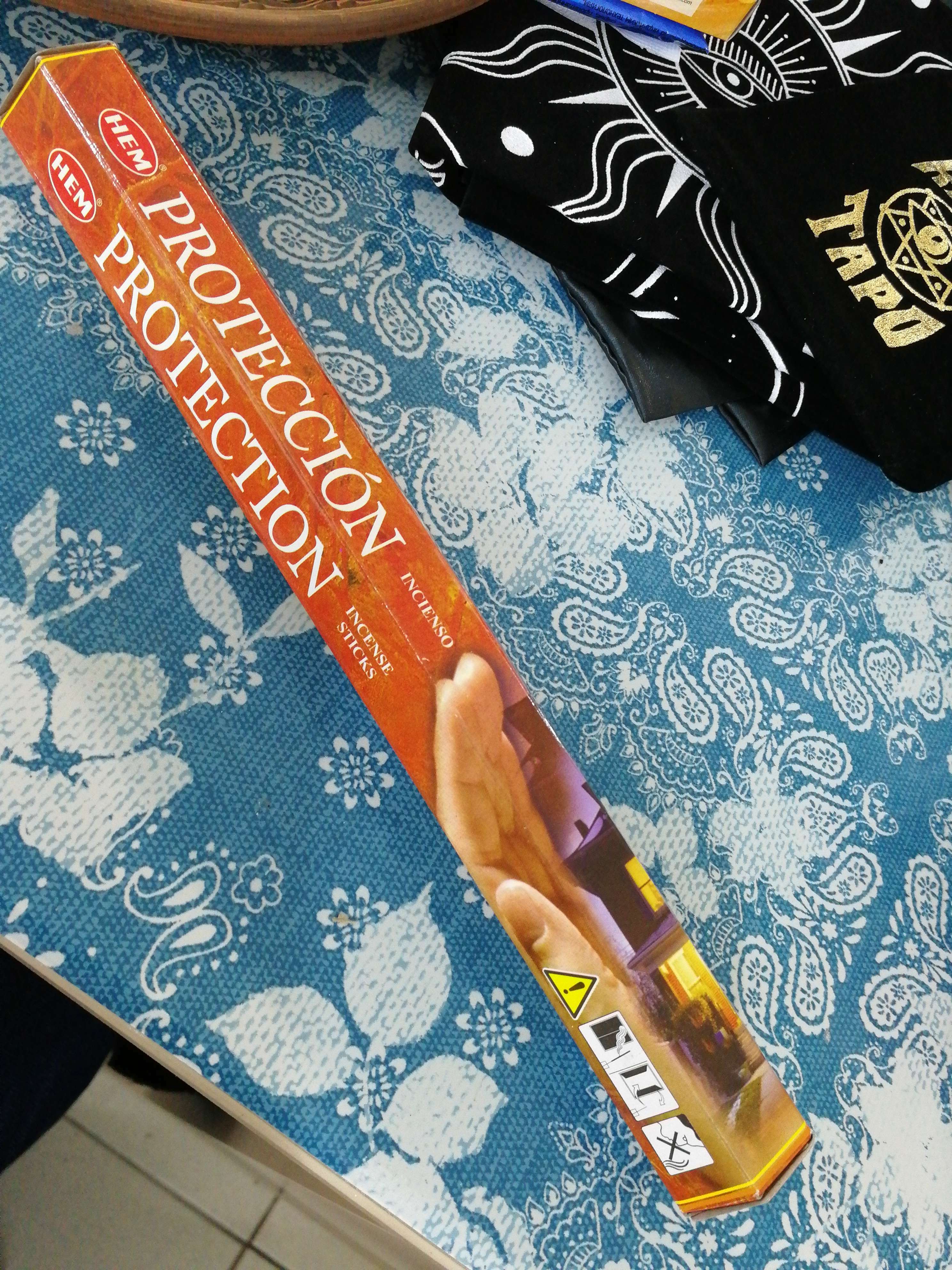 Фотография покупателя товара Благовония HEM "Vanilla Orange. Ваниль Апельсин", 20 палочек в упаковке, шестигранник - Фото 2