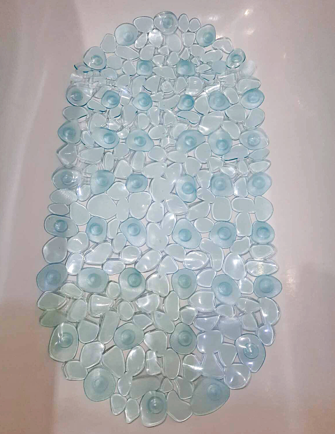 Фотография покупателя товара Коврик противоскользящий СПА в ванну на присосках Доляна «Крупная галька», 35×65 см, цвет МИКС