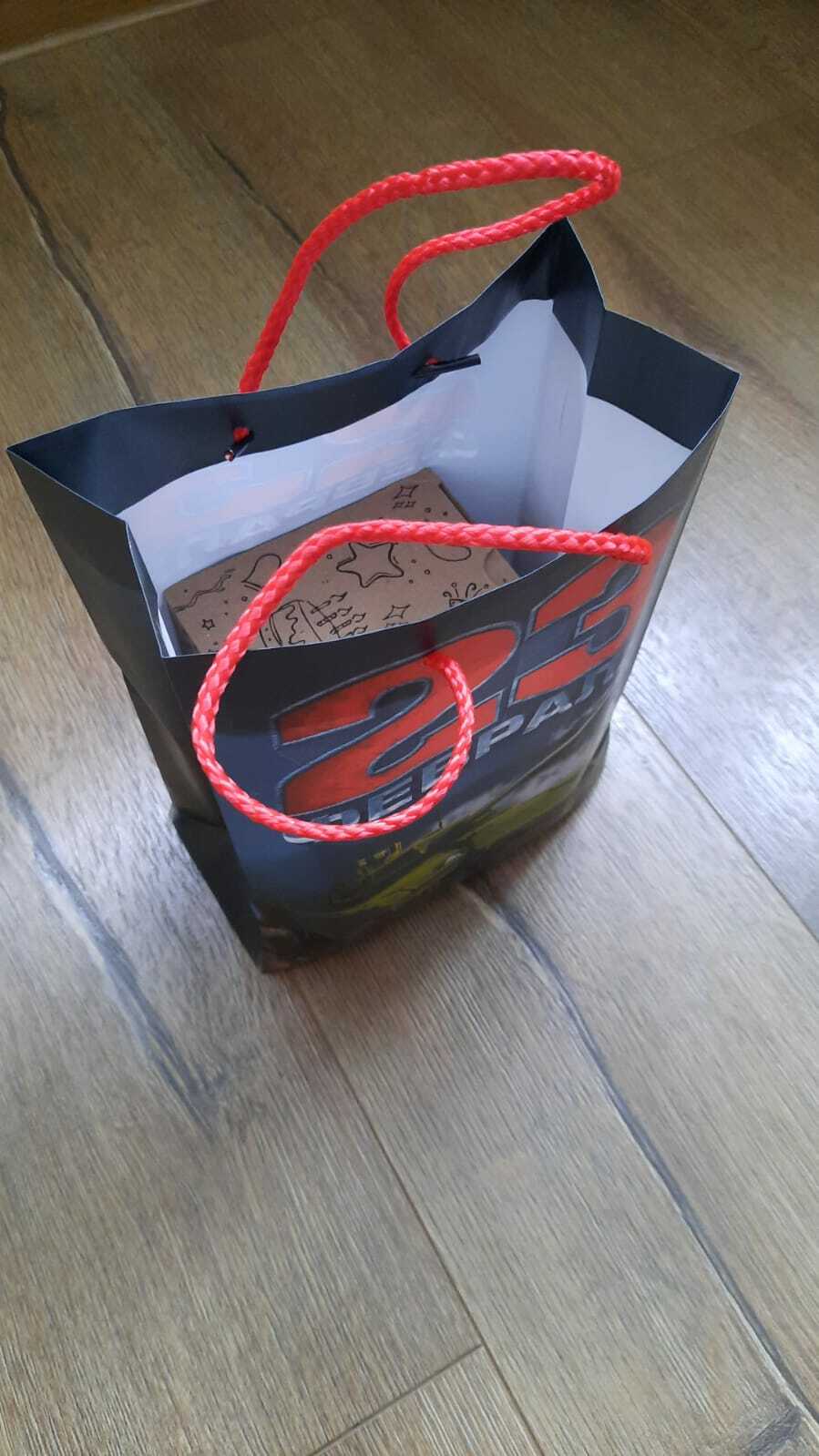 Фотография покупателя товара Пакет подарочный ламинированный вертикальный, упаковка, «С днём защитника», MS 18 х 23 х 8 см - Фото 3