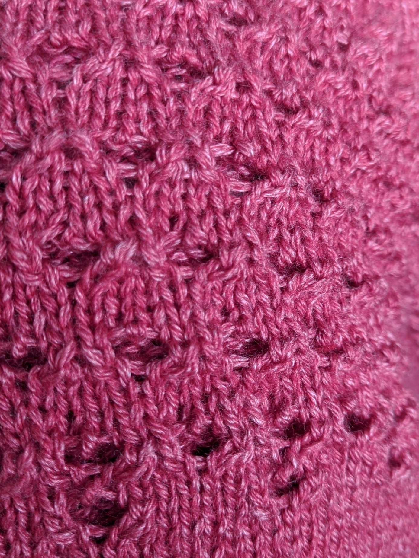 Фотография покупателя товара Пряжа для вязания спицами, крючком YarnArt, Silky Wool, 35% силк район, 65% мерино вул, 190 м/25г, (333 вишня) - Фото 1