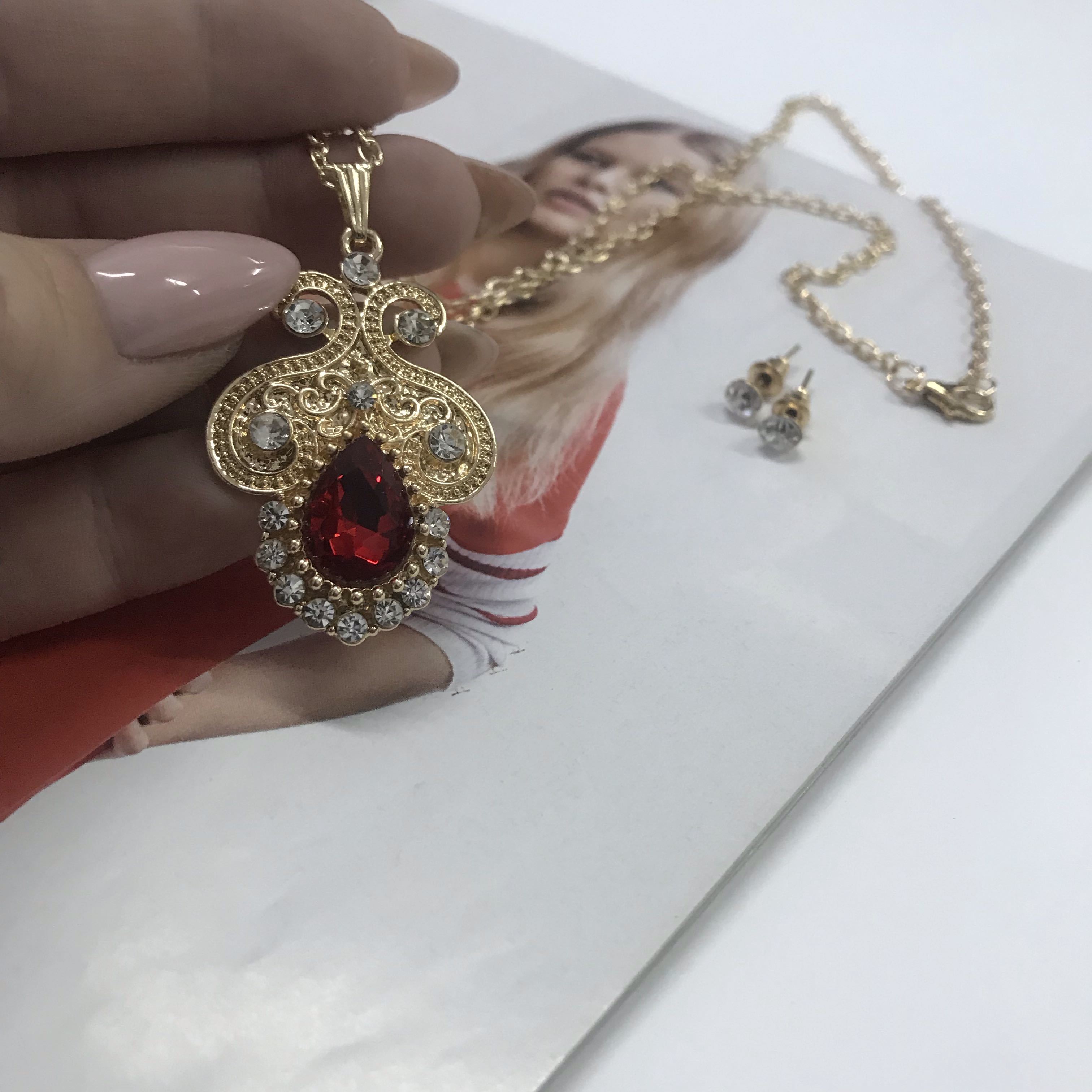 Фотография покупателя товара Гарнитур 2 предмета: серьги, кулон "Ажур" вивальди, цвет бело-бордовый в золоте, 50см - Фото 1