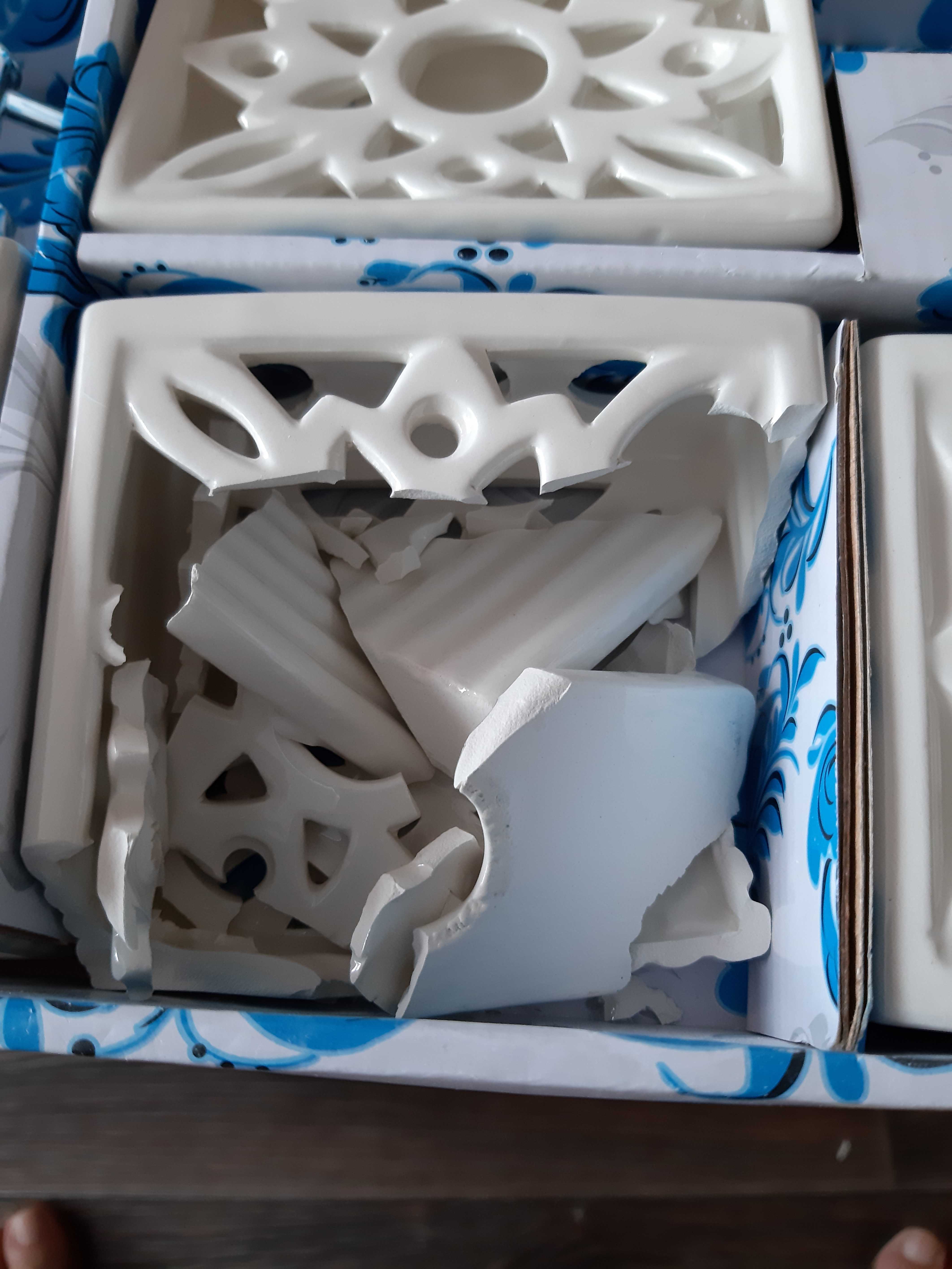 Фотография покупателя товара Набор аксессуаров для ванной комнаты «Орнамент», 4 предмета (дозатор, мыльница, 2 стакана), цвет белый - Фото 2