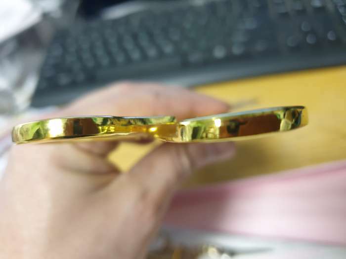 Фотография покупателя товара Набор ножниц подарочный: закройные ножницы 9", 23,5 см, ножницы вышивальные «Цапельки» 3,7", 9,5 см, цвет золотой - Фото 3