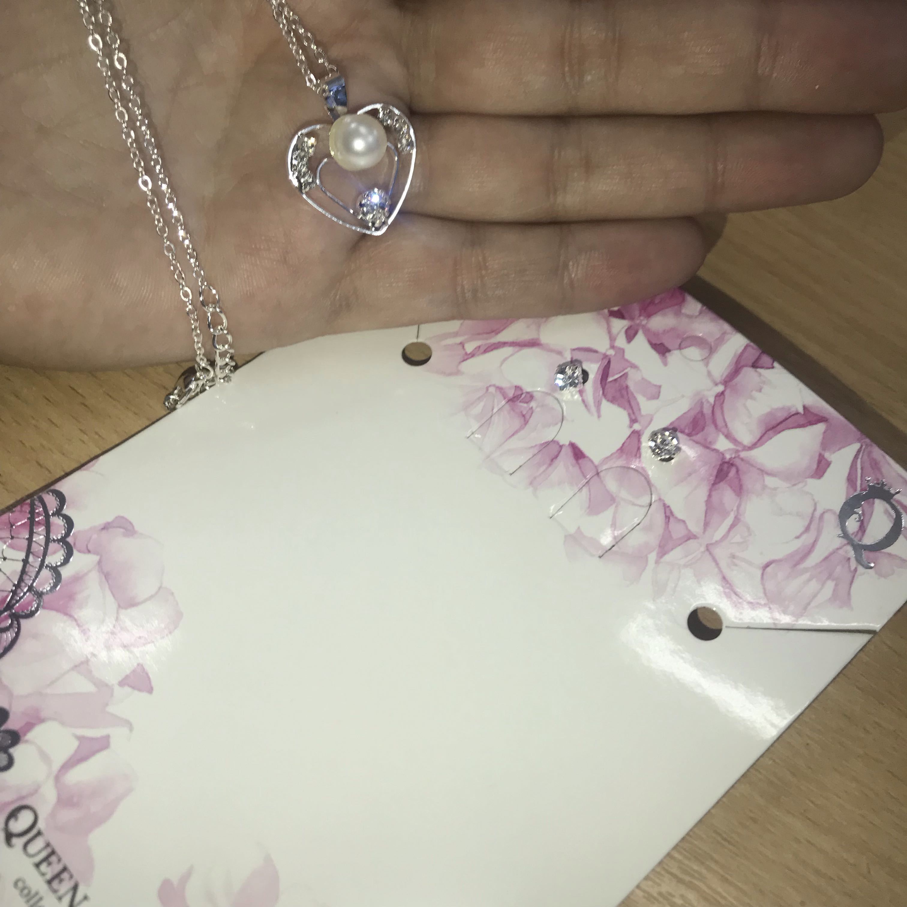 Фотография покупателя товара Гарнитур 2 предмета: серьги, кулон "Невесомость", сердце, цвет белый в серебре, 45см - Фото 1