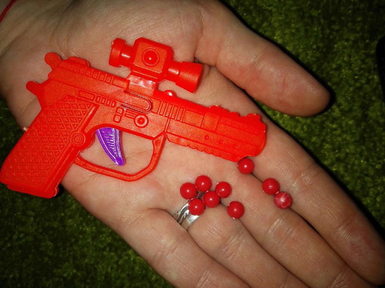 Фотография покупателя товара Пистолет механический «Малыш», стреляет шариками, МИКС