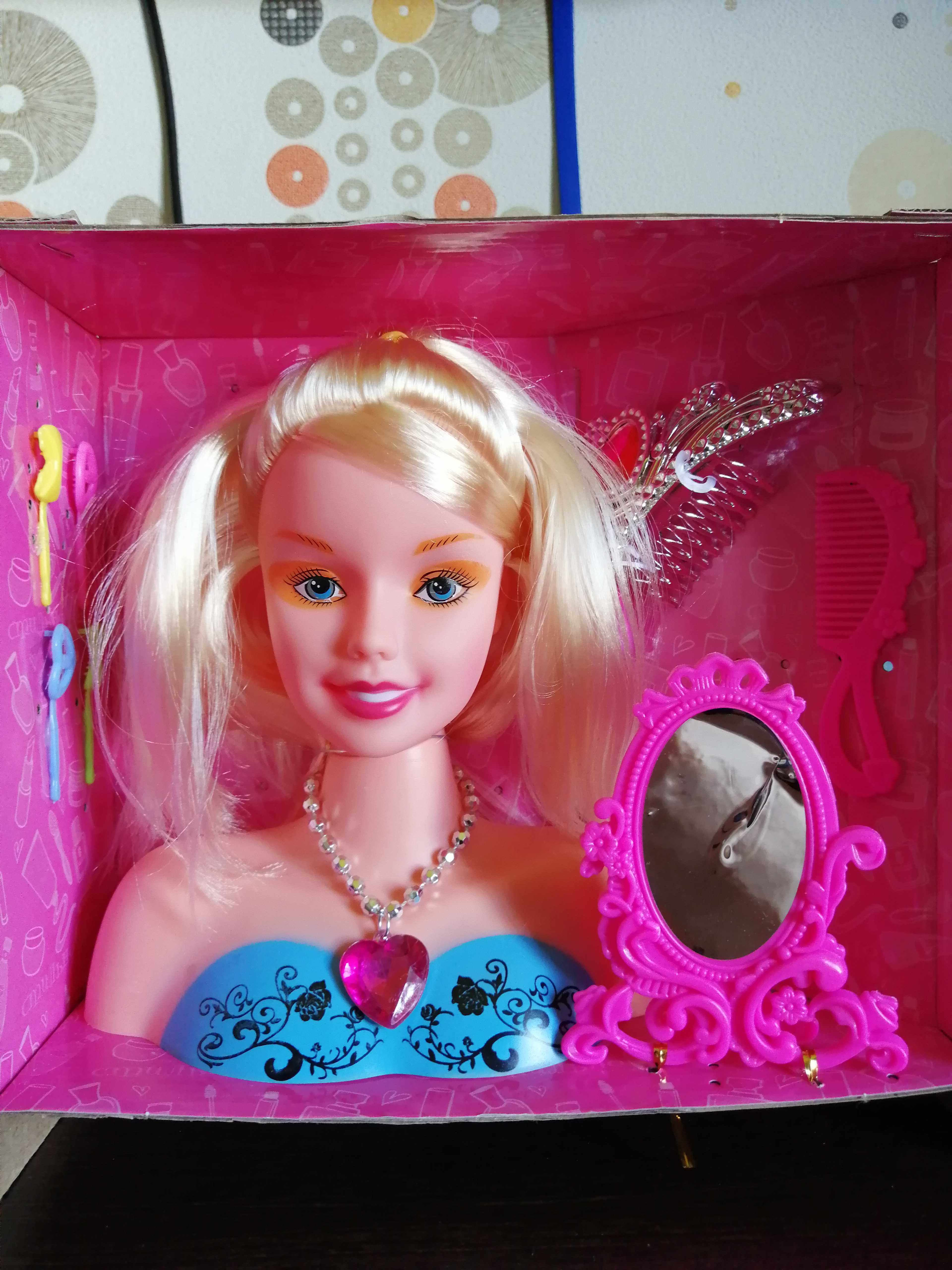 Фотография покупателя товара Кукла-манекен для создания причёсок "Модница" с аксессуарами, БОНУС - наклейки, книга по созданию макияжа - Фото 1