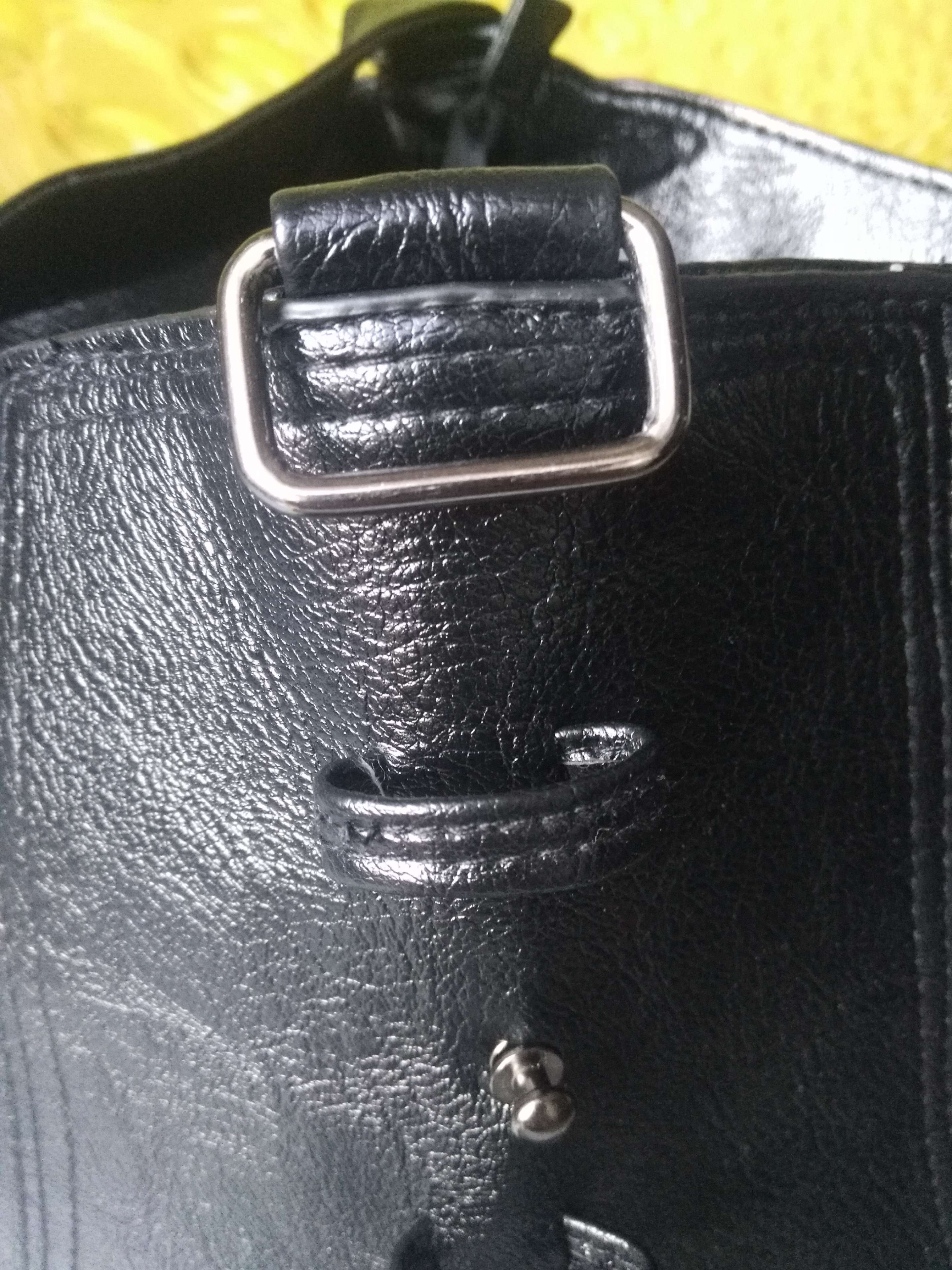 Фотография покупателя товара Сумка женская, отдел на молнии, наружный карман, цвет чёрный - Фото 4