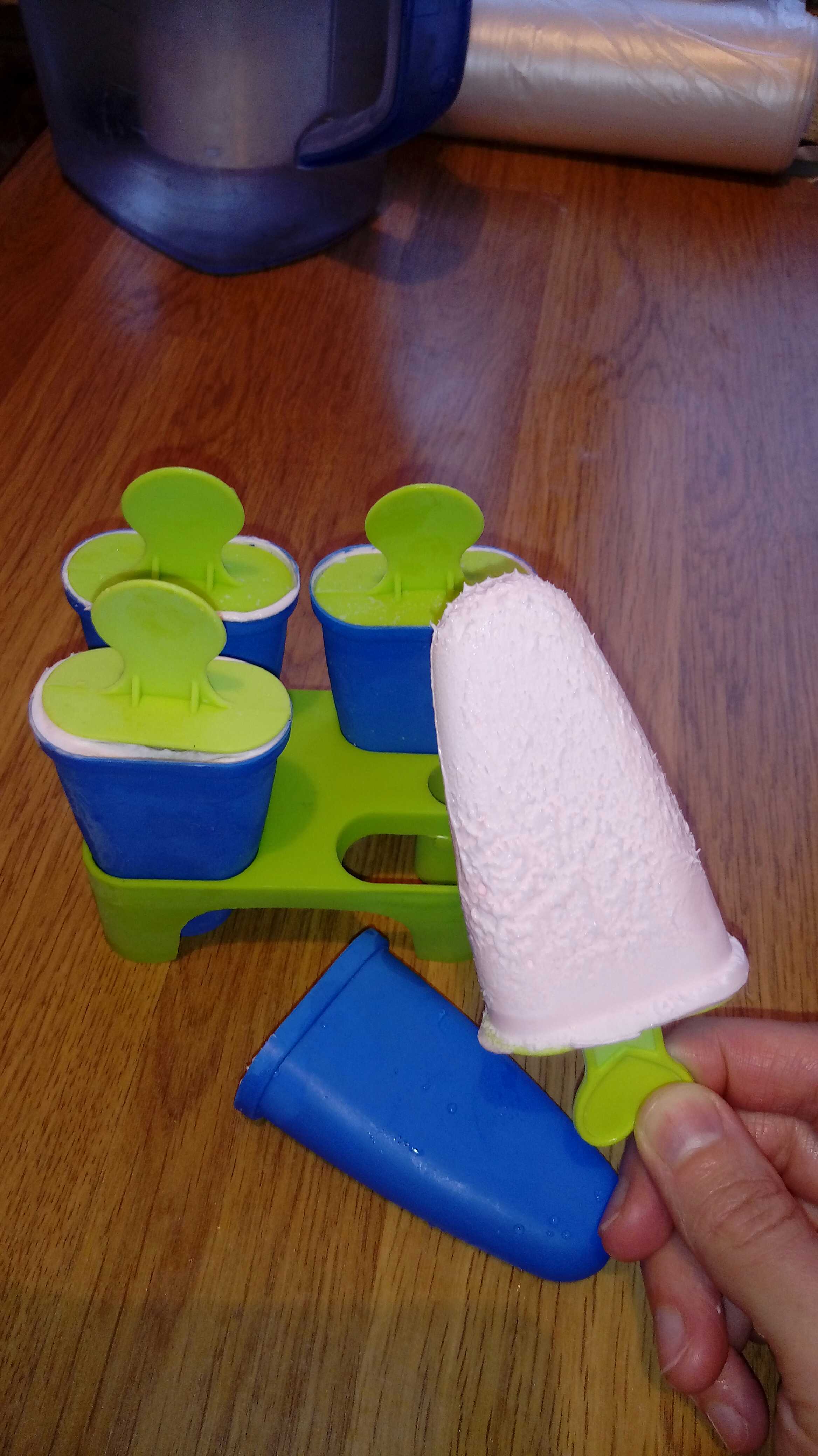 Фотография покупателя товара Форма для мороженого Доляна «Кьют», 10×6×13 см, 4 ячейки, цвет МИКС - Фото 7