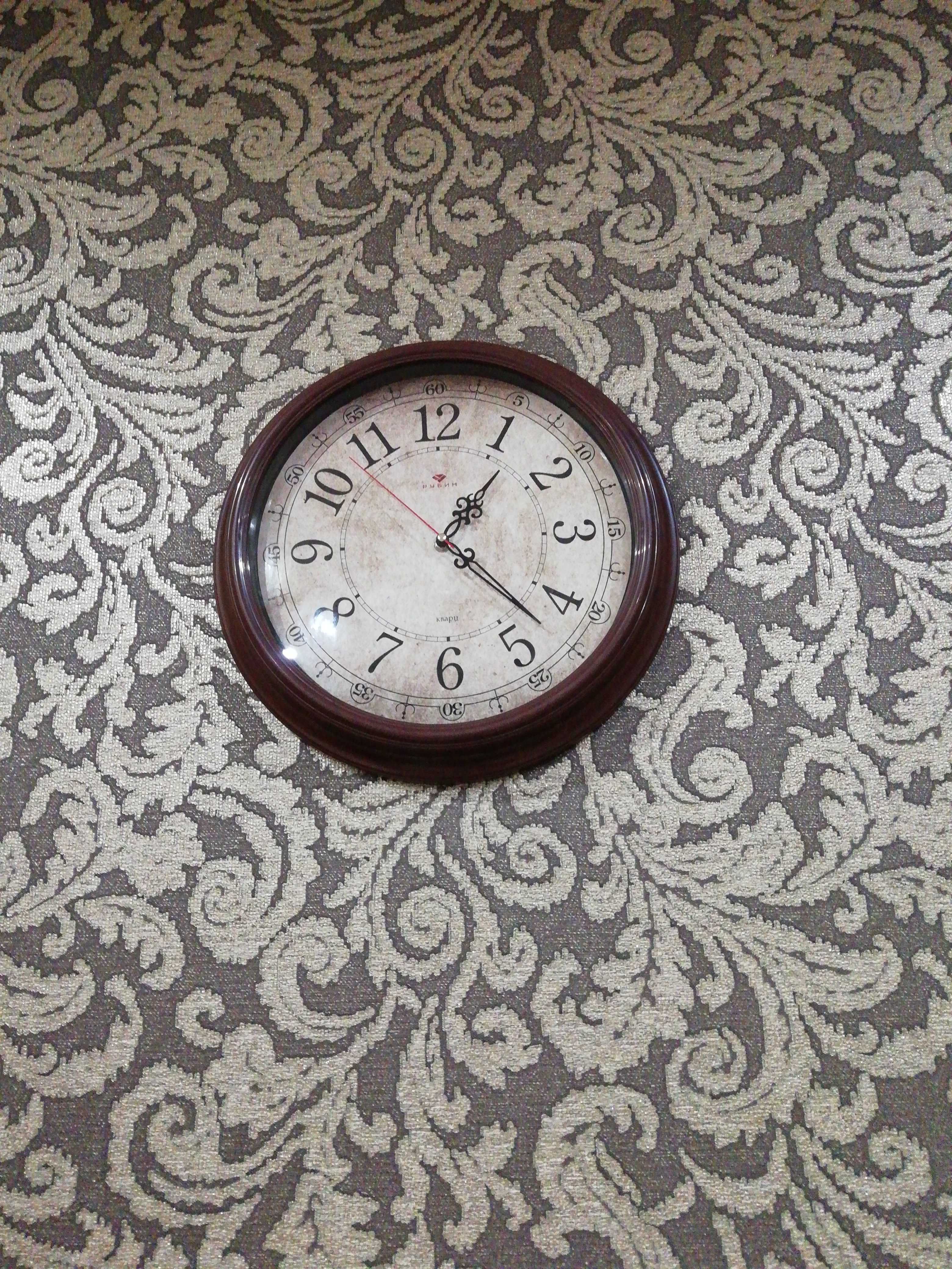 Фотография покупателя товара Часы настенные, интерьерные, бесшумные, 35 см, корпус коричневый - Фото 1