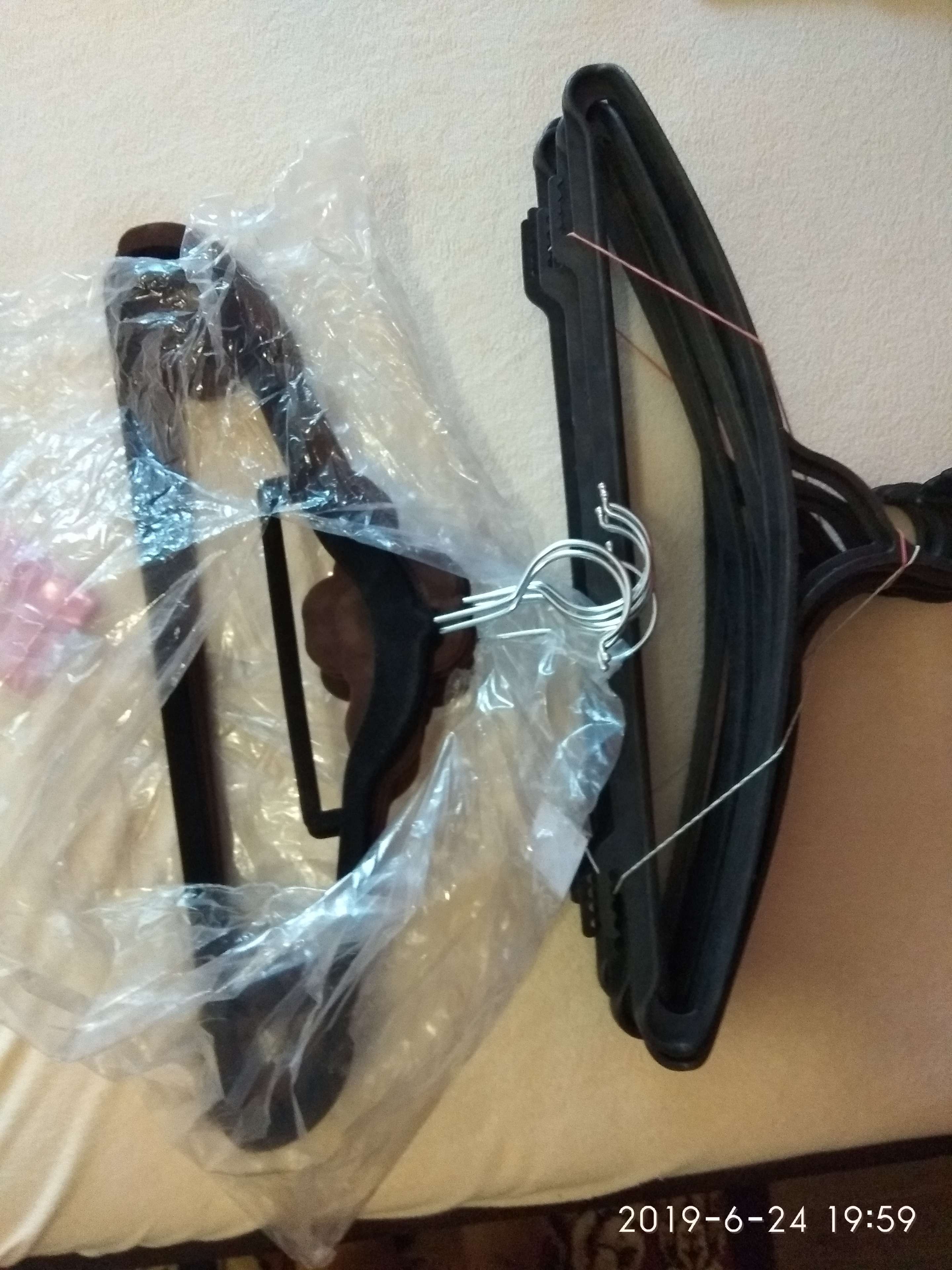 Фотография покупателя товара Вешалка-плечики для верхней одежды, размер 48-50, цвет чёрный
