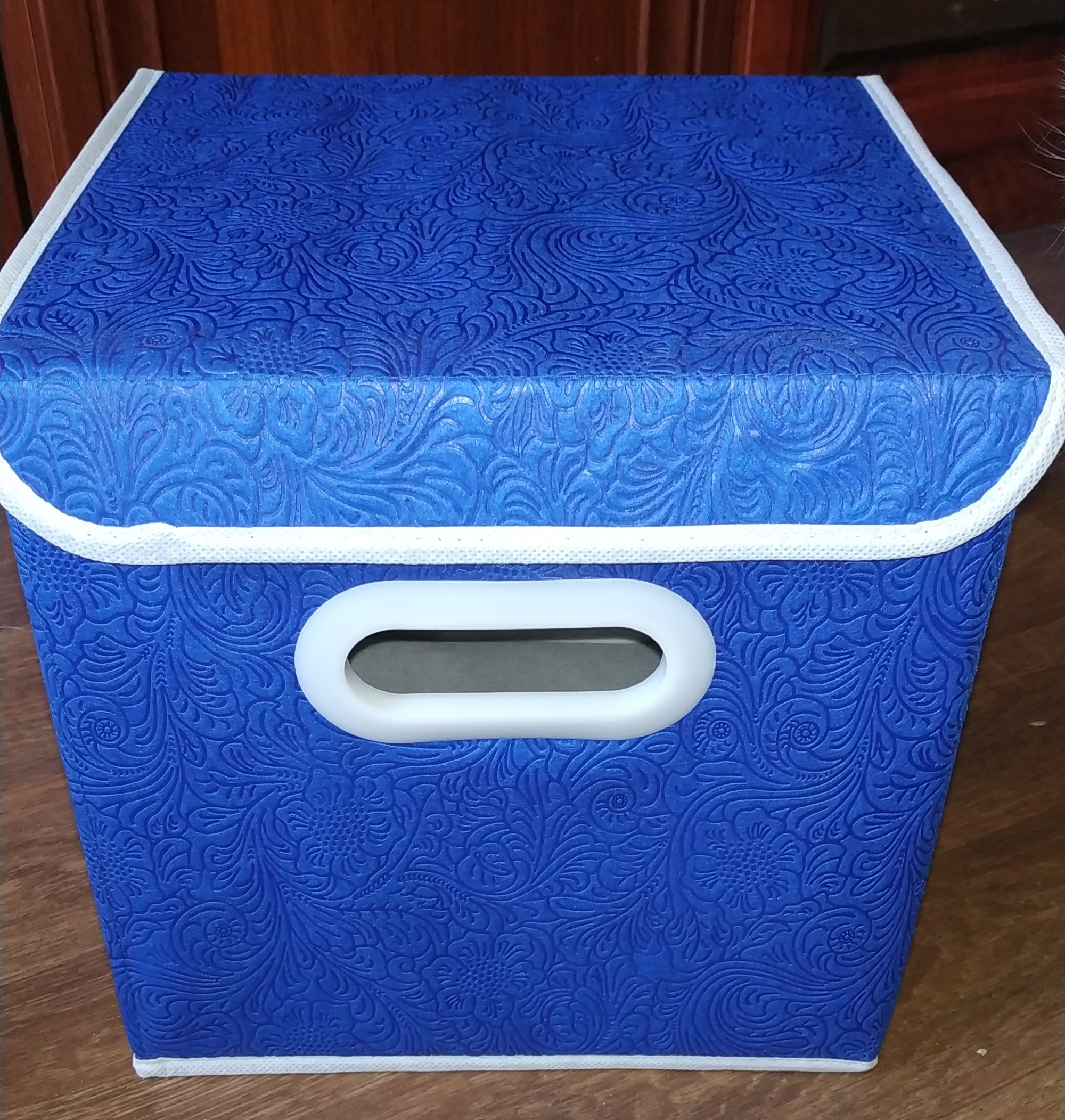 Фотография покупателя товара Короб стеллажный для хранения с крышкой 25×25×25 см «Вензель», цвет синий - Фото 3