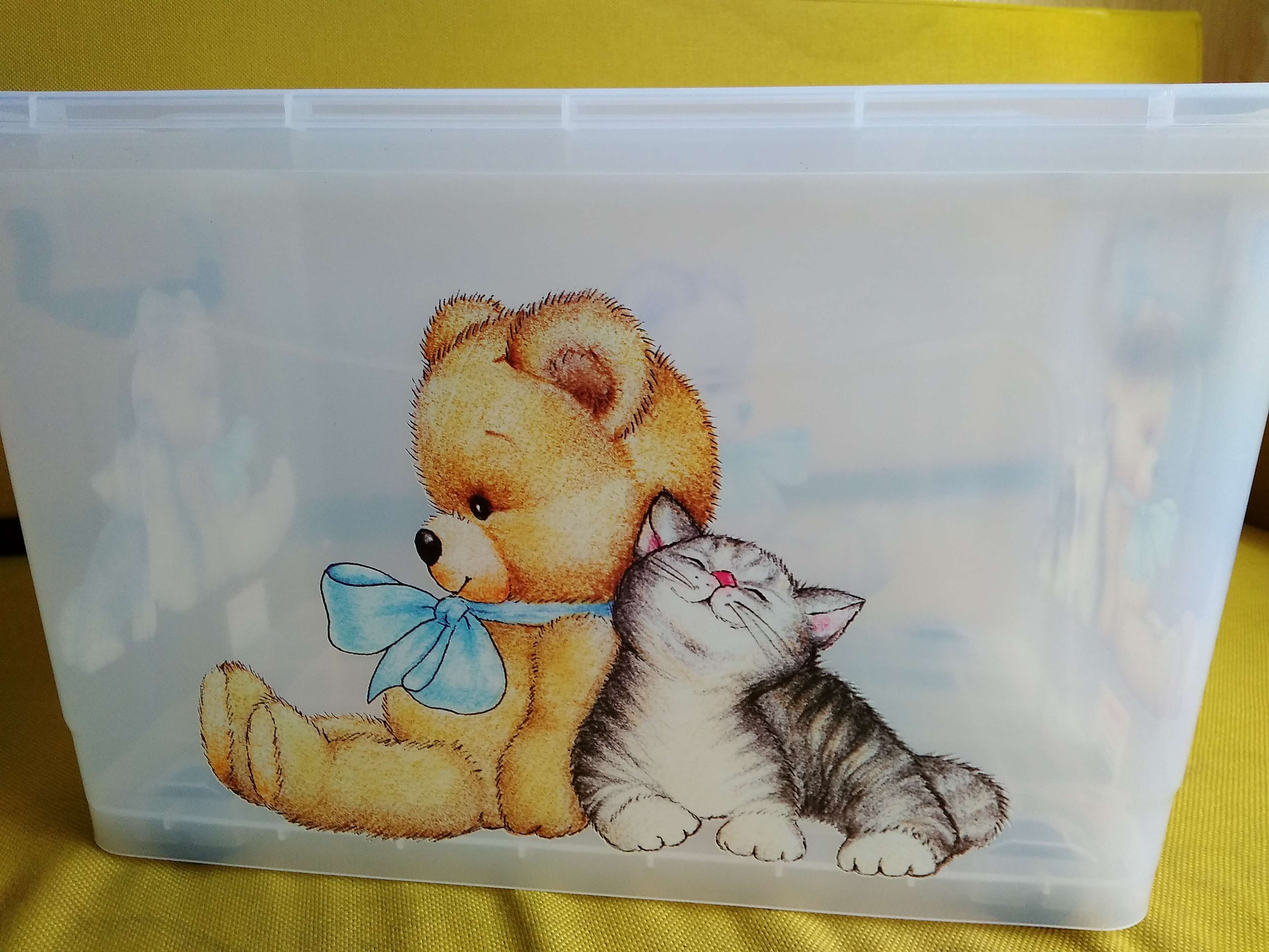 Фотография покупателя товара Контейнер для хранения «Мишка и котёнок», 35 л, 50,5×31,5×28 см, на колёсиках, цвет прозрачный - Фото 5