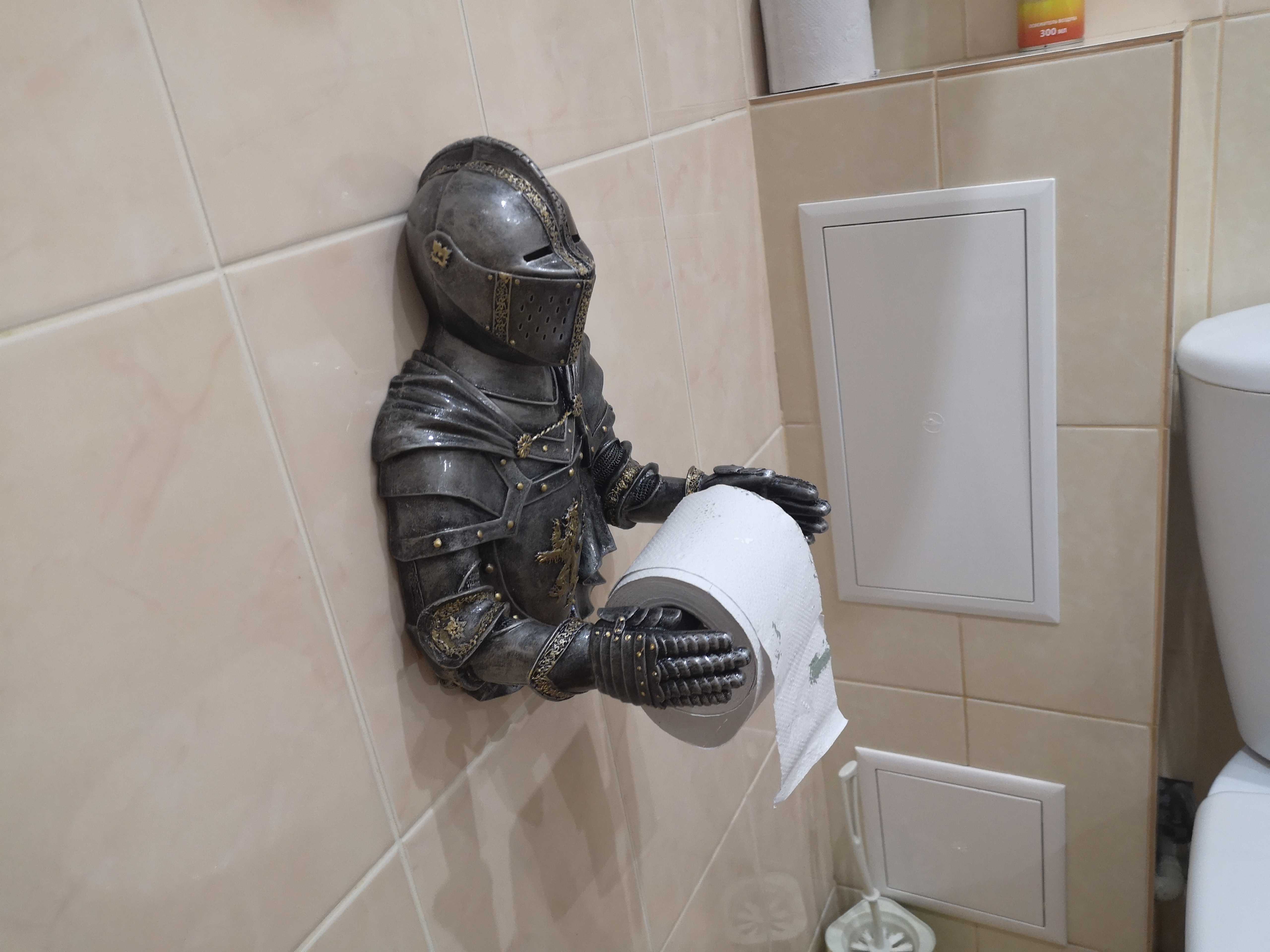 Фотография покупателя товара Держатель для туалетной бумаги "Рыцарь" бронза 16х22х31см - Фото 16
