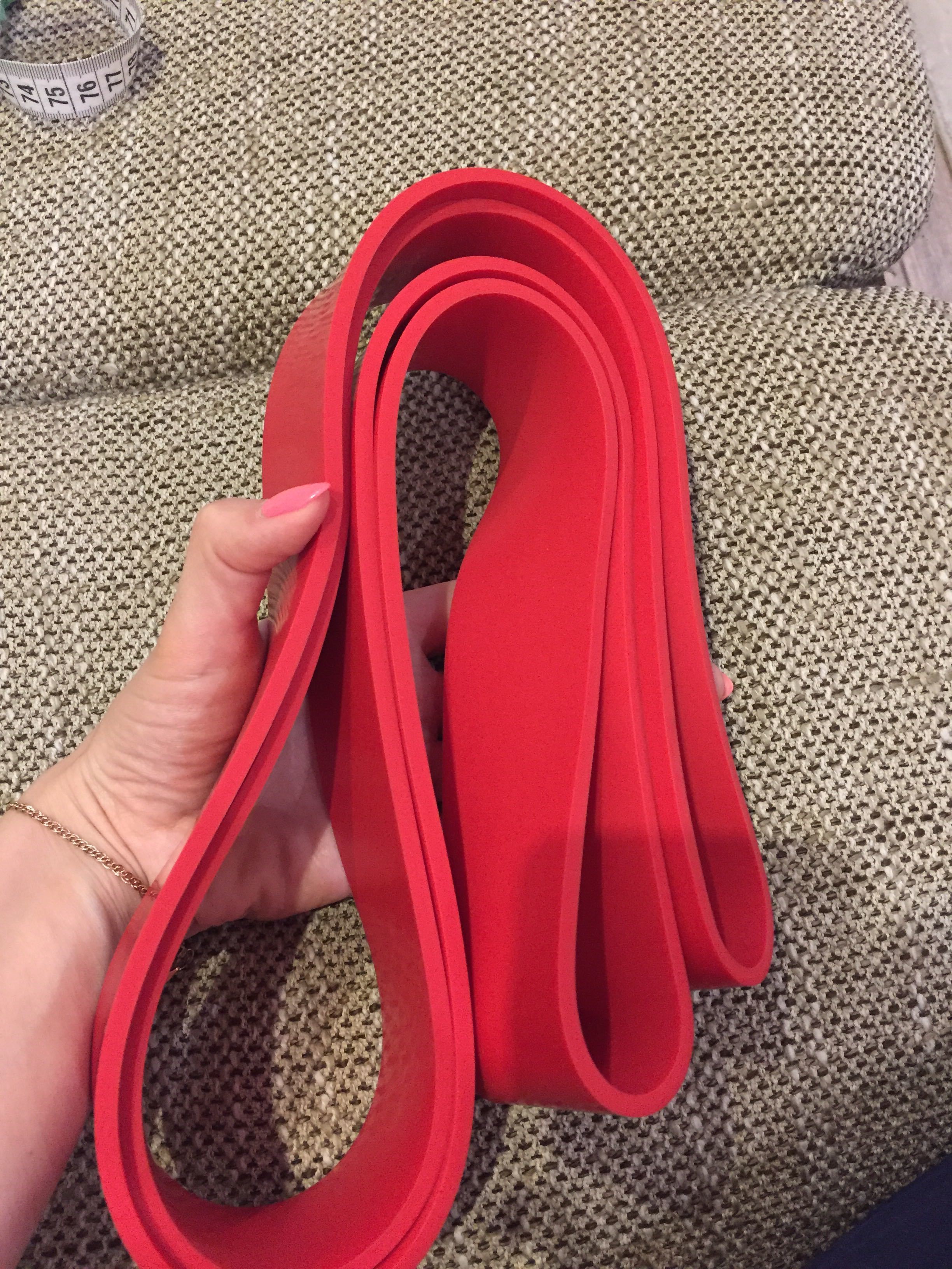 Фотография покупателя товара Эспандер ленточный многофункциональный ONLYTOP, 208х4,4х0,5 см, 17-54 кг, цвет красный