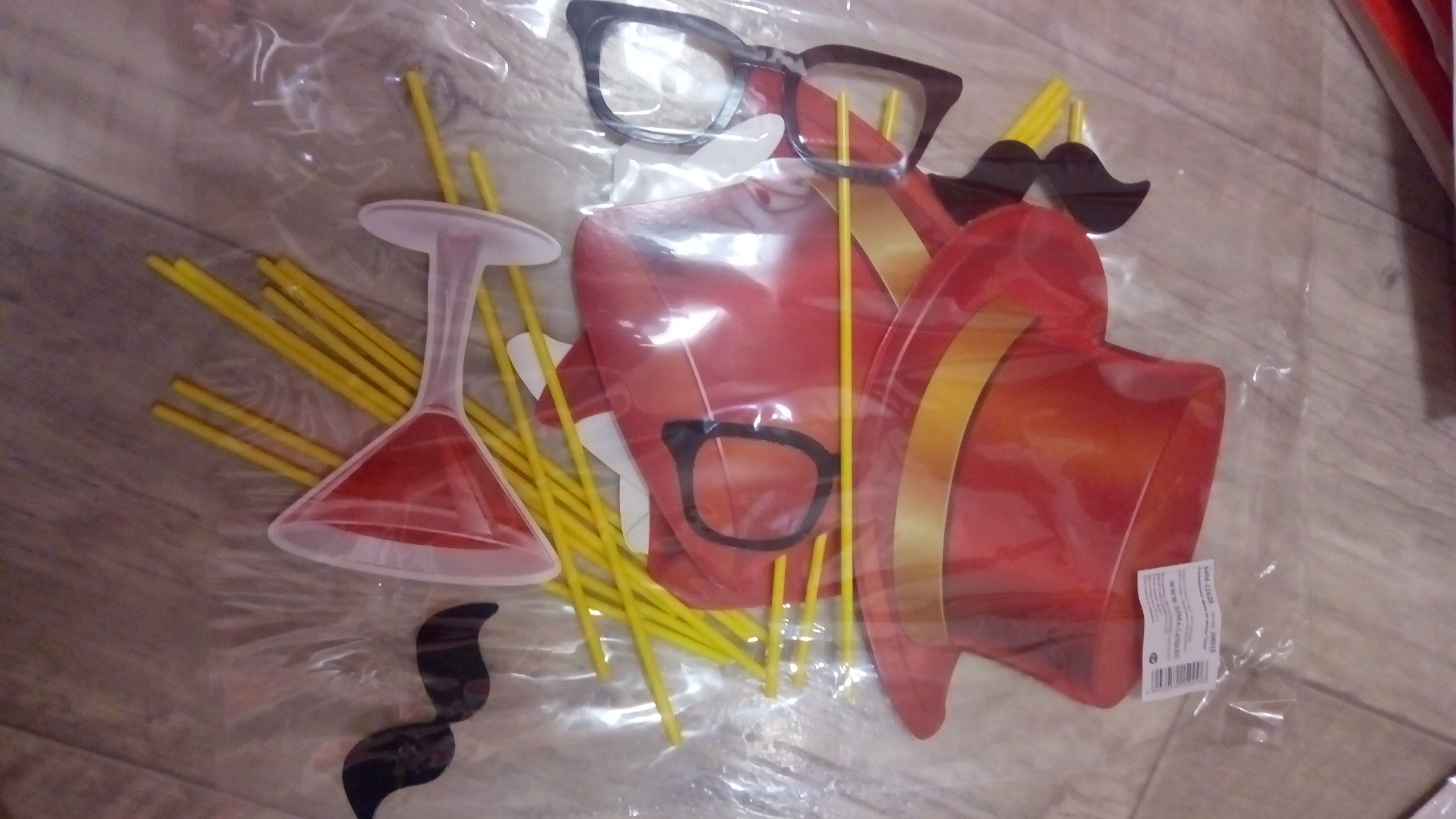 Фотография покупателя товара Карнавальный набор для фотосессии "Денди", 4 предмета: шляпа, очки, усы, бокал - Фото 1